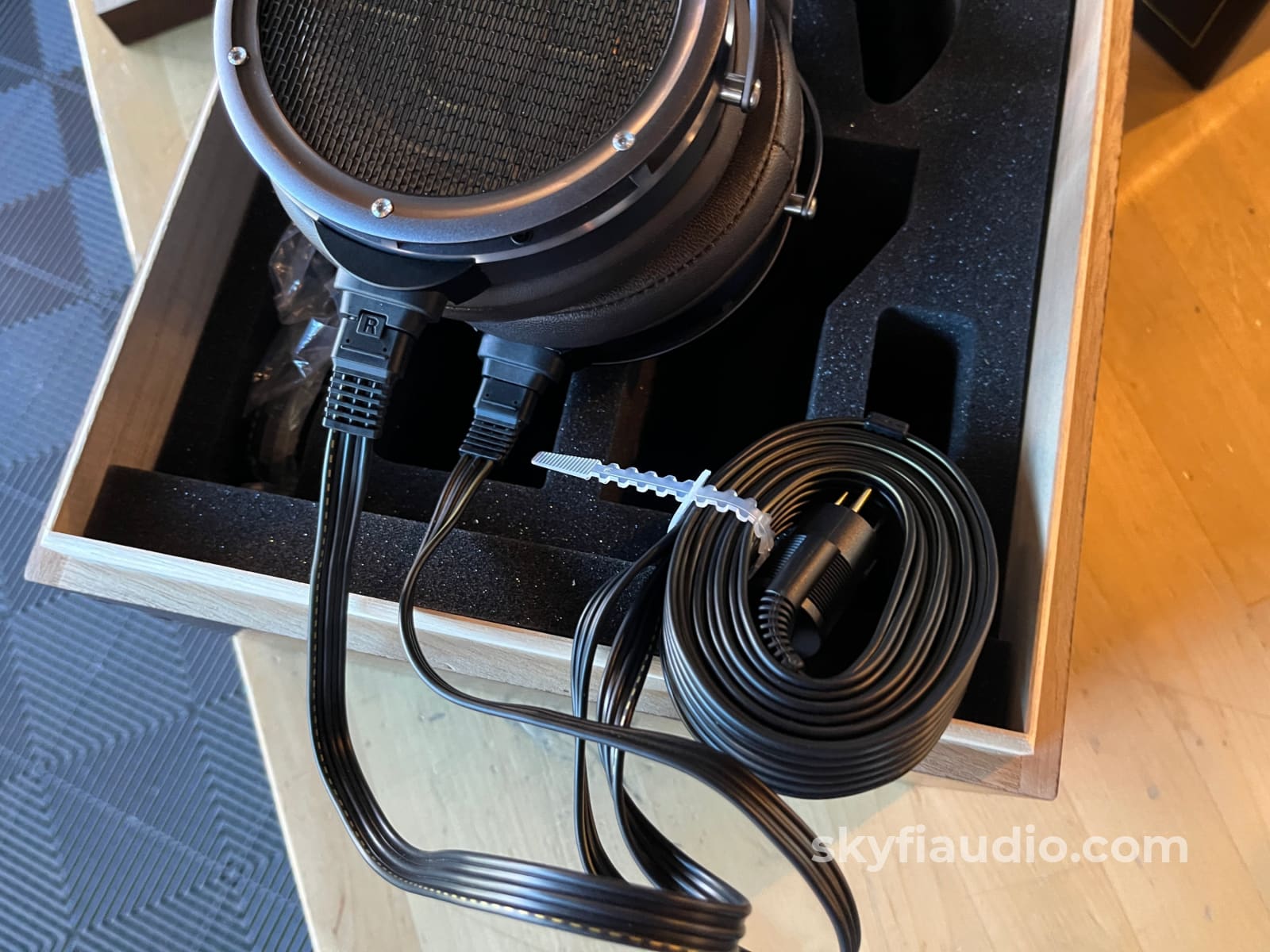 Stax SR-X9000 Electrostatic Headphones Headphones