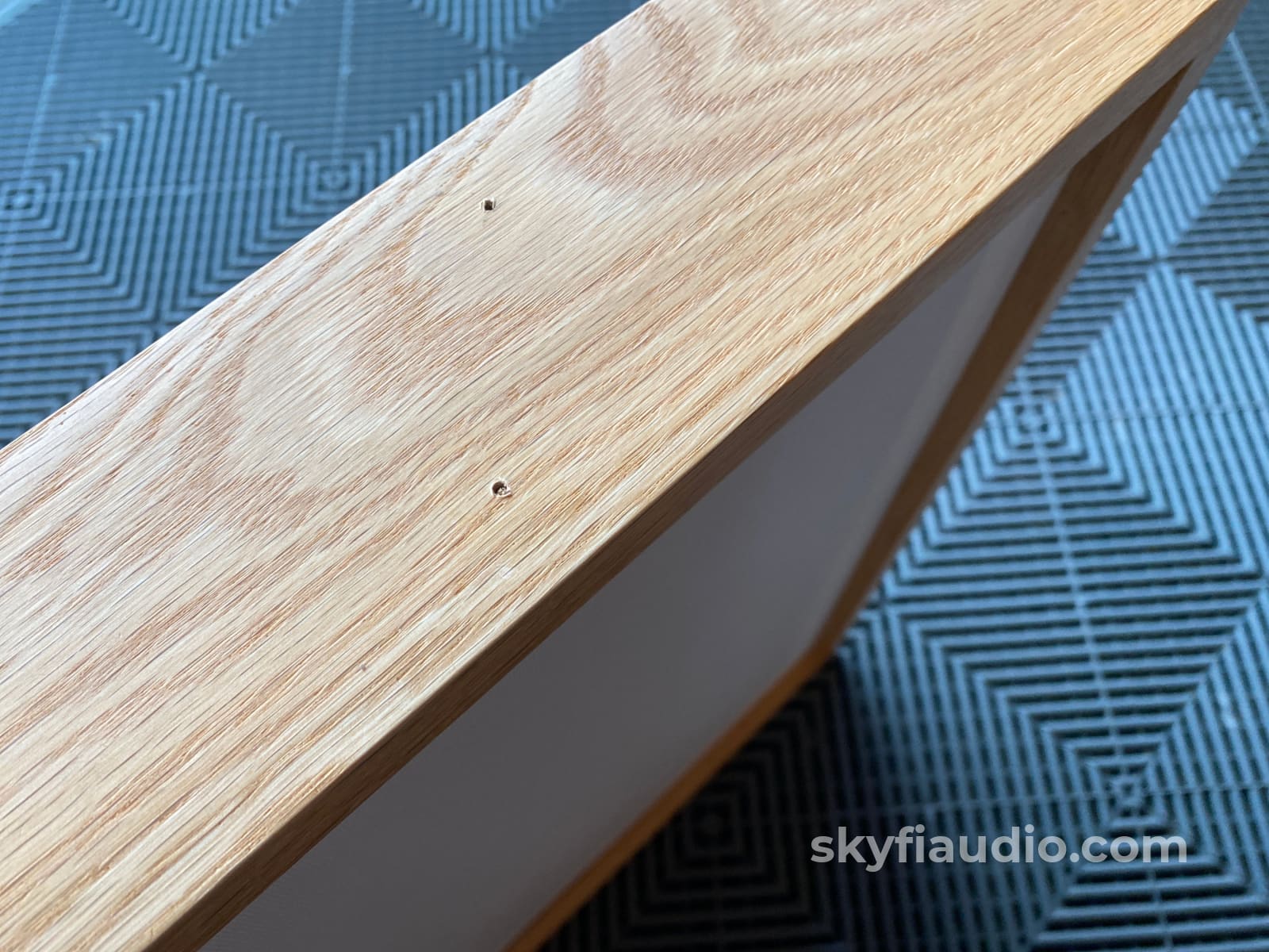 Stillpoints Aperture Acoustic Panel - Oak W/ Cream Cloth Triangle Hook (Original Version) Accessory