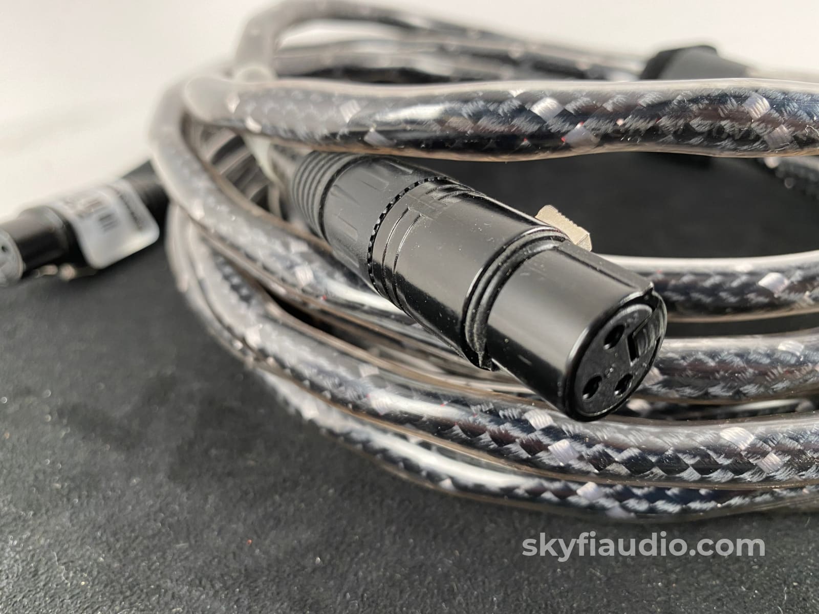Straightwire Virtuoso R2 Xlr Interconnects (Pair) - 3M Cables