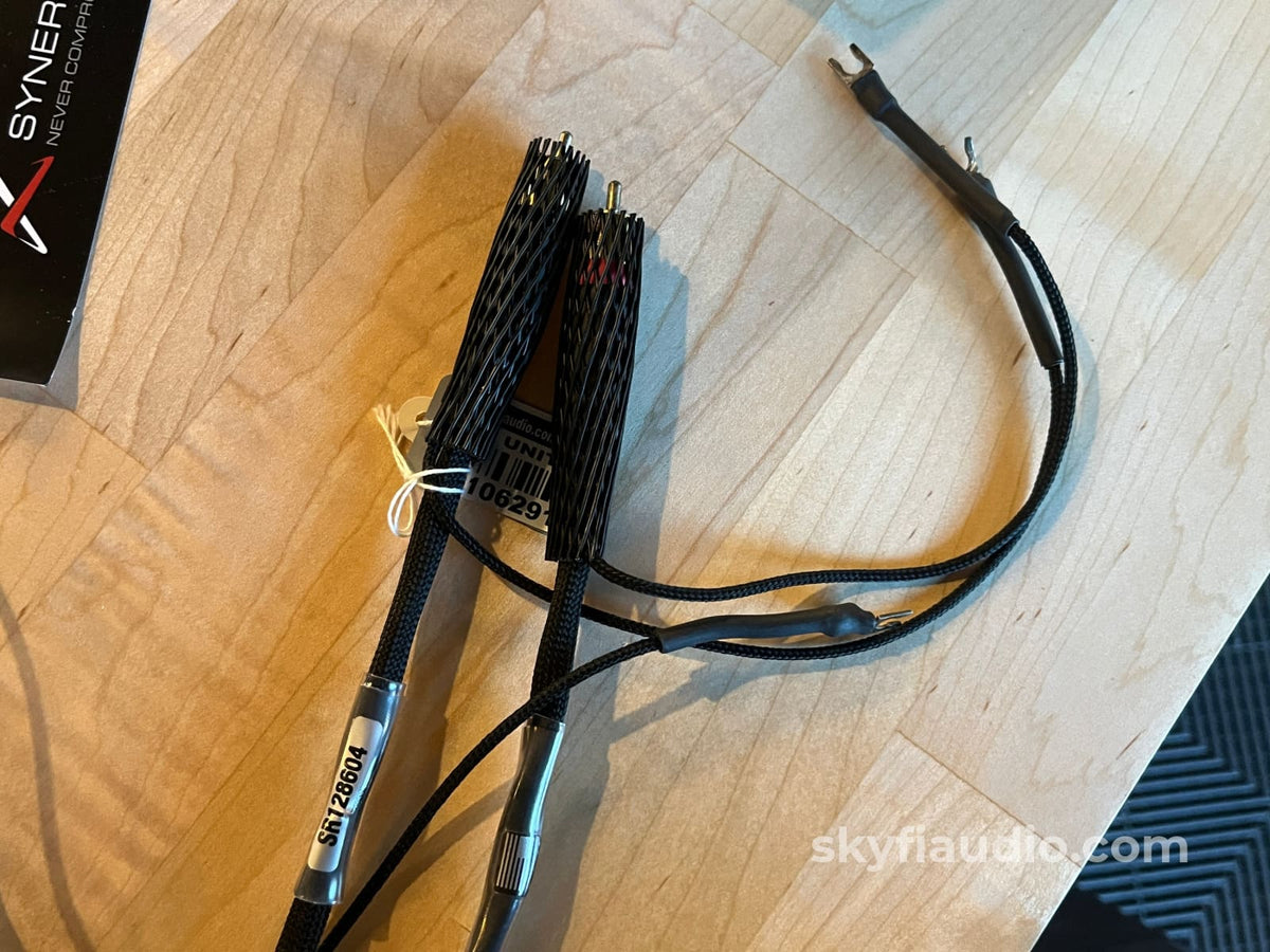 Synergistic Research Foundation RCA Pair - 1m Cables
