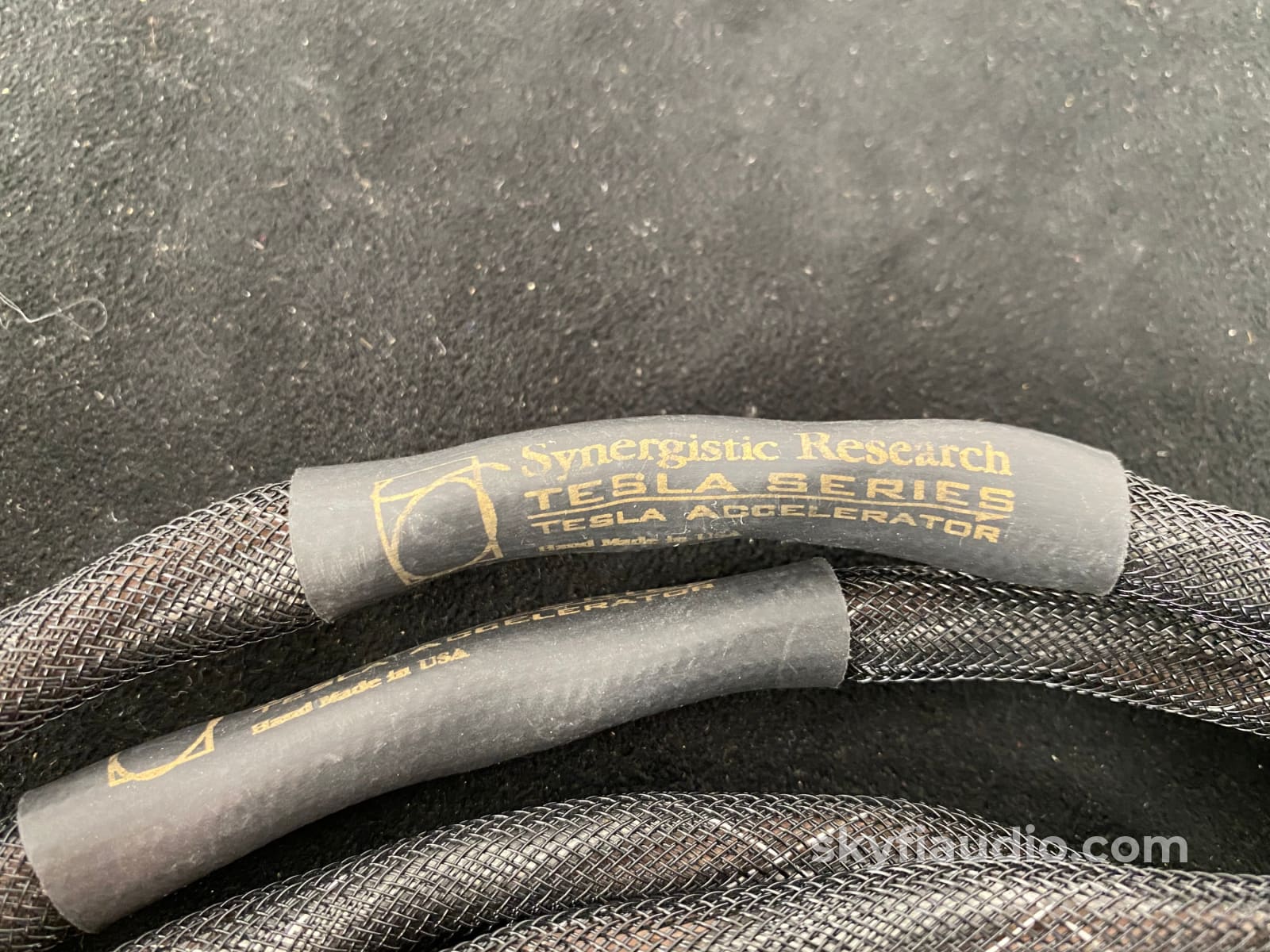 Synergistic Research - Tesla Accelerator Speaker Cable With Active Power 2M Cables