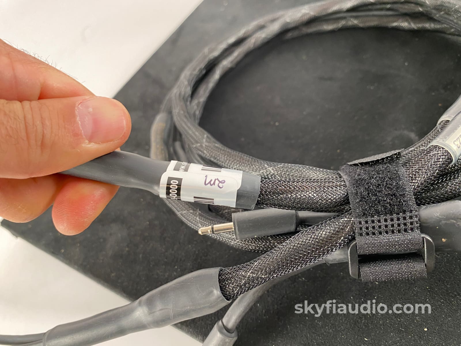Synergistic Research - Tesla Accelerator Speaker Cable With Active Power 2M Cables