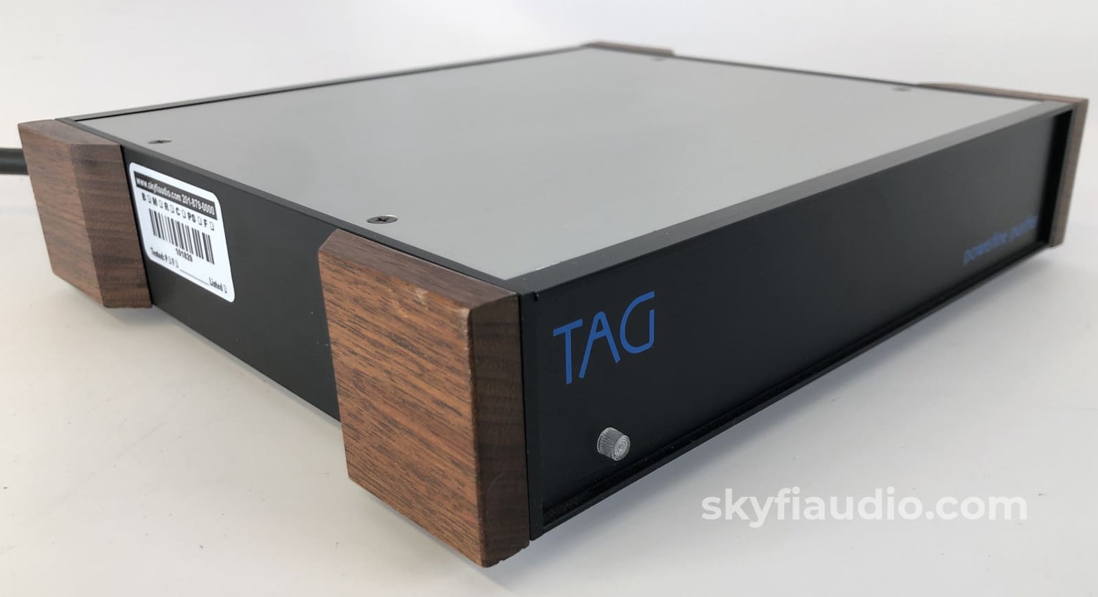Tag (Technik Avant Garde) Audio Powerline Purifier - Black Chassis Power Conditioner