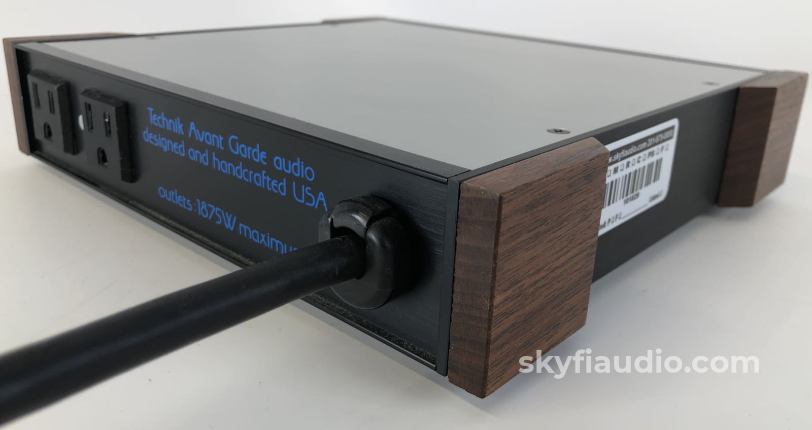 Tag (Technik Avant Garde) Audio Powerline Purifier - Black Chassis Power Conditioner