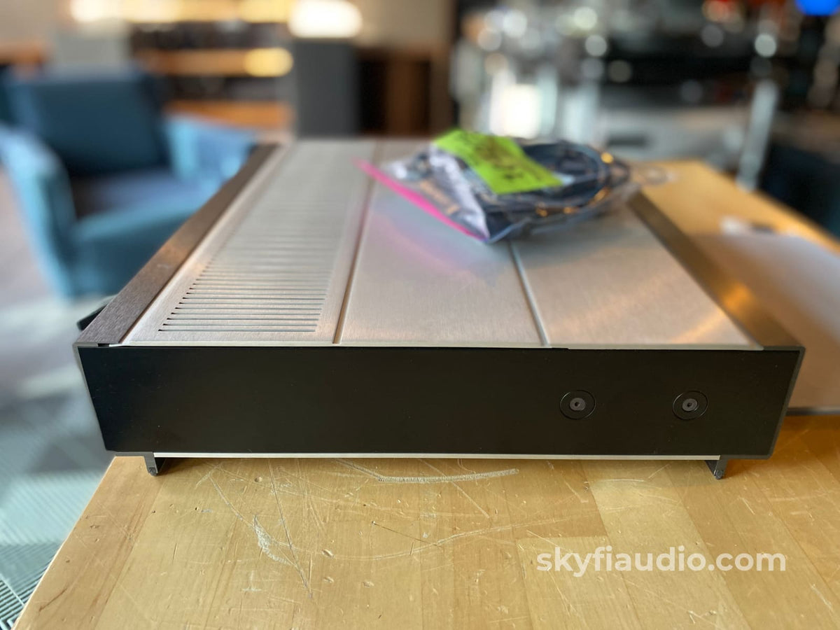 Tandberg 3002A Analogue Preamp With Phono Section - In Rare Silver Finish Preamplifier