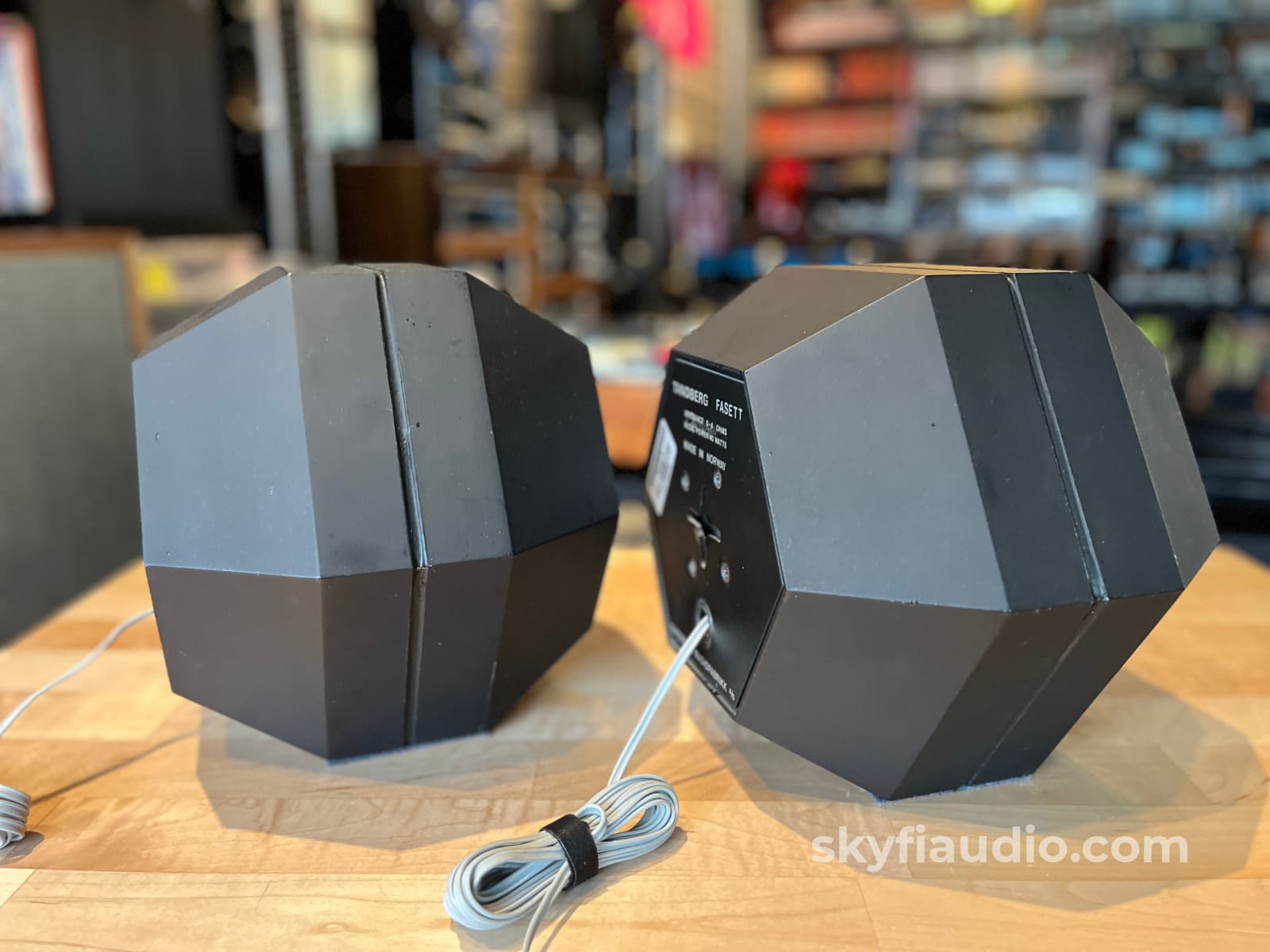 Tandberg Fasett　タンベルグ ファセット　2ウェイスピーカー Tandberg Fasett Vintage Hexigonal Bookshelf Speakers - Terje Ekstrom D