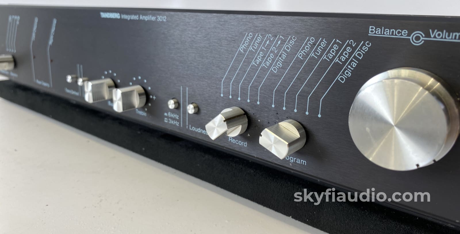 Tandberg Tia 3012 Integrated Amplifier With Phono Input