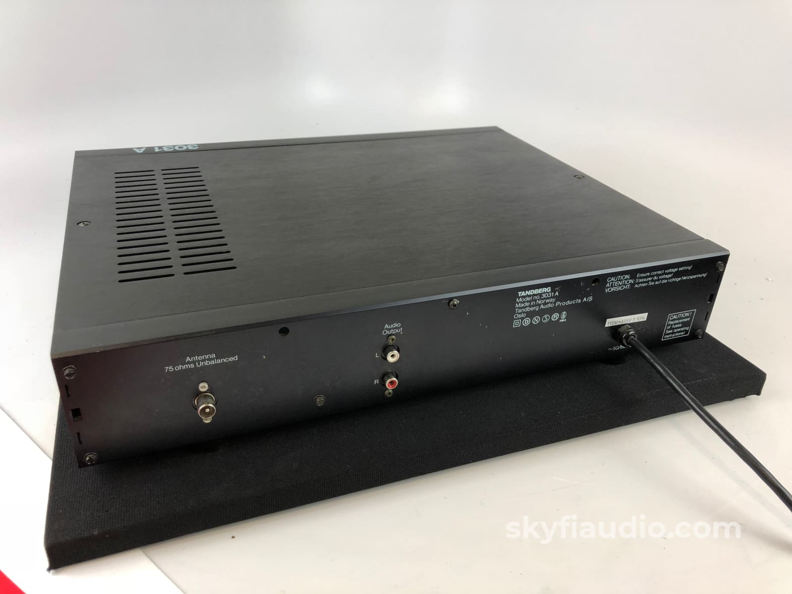 Tandberg Tpt-3031A Digital Tuner With Original Manual