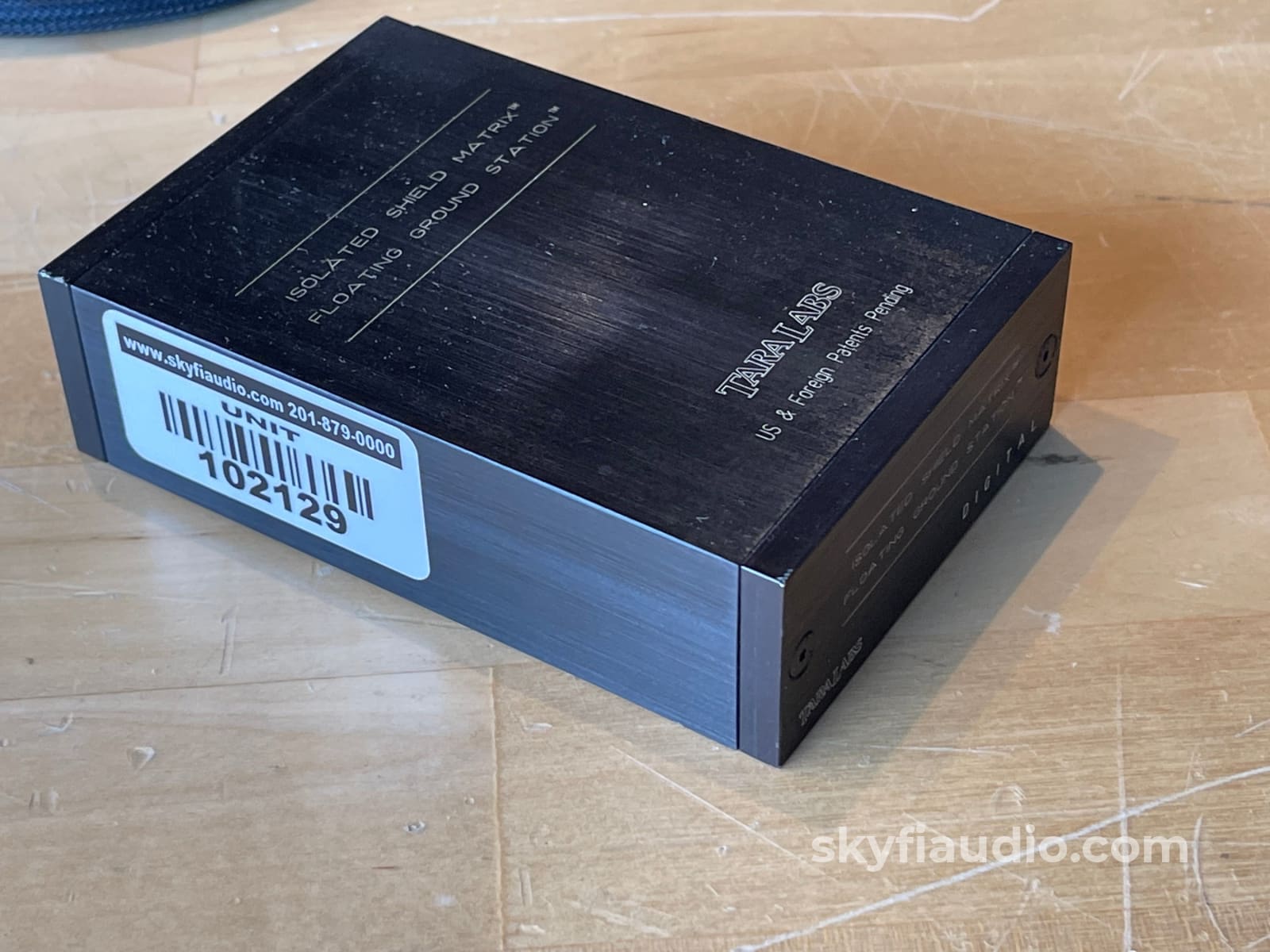 Tara Labs The One Digital Aes/Ebu Interconnect (Xlr) With Isolated Matrix Ground Station - 1M Cables