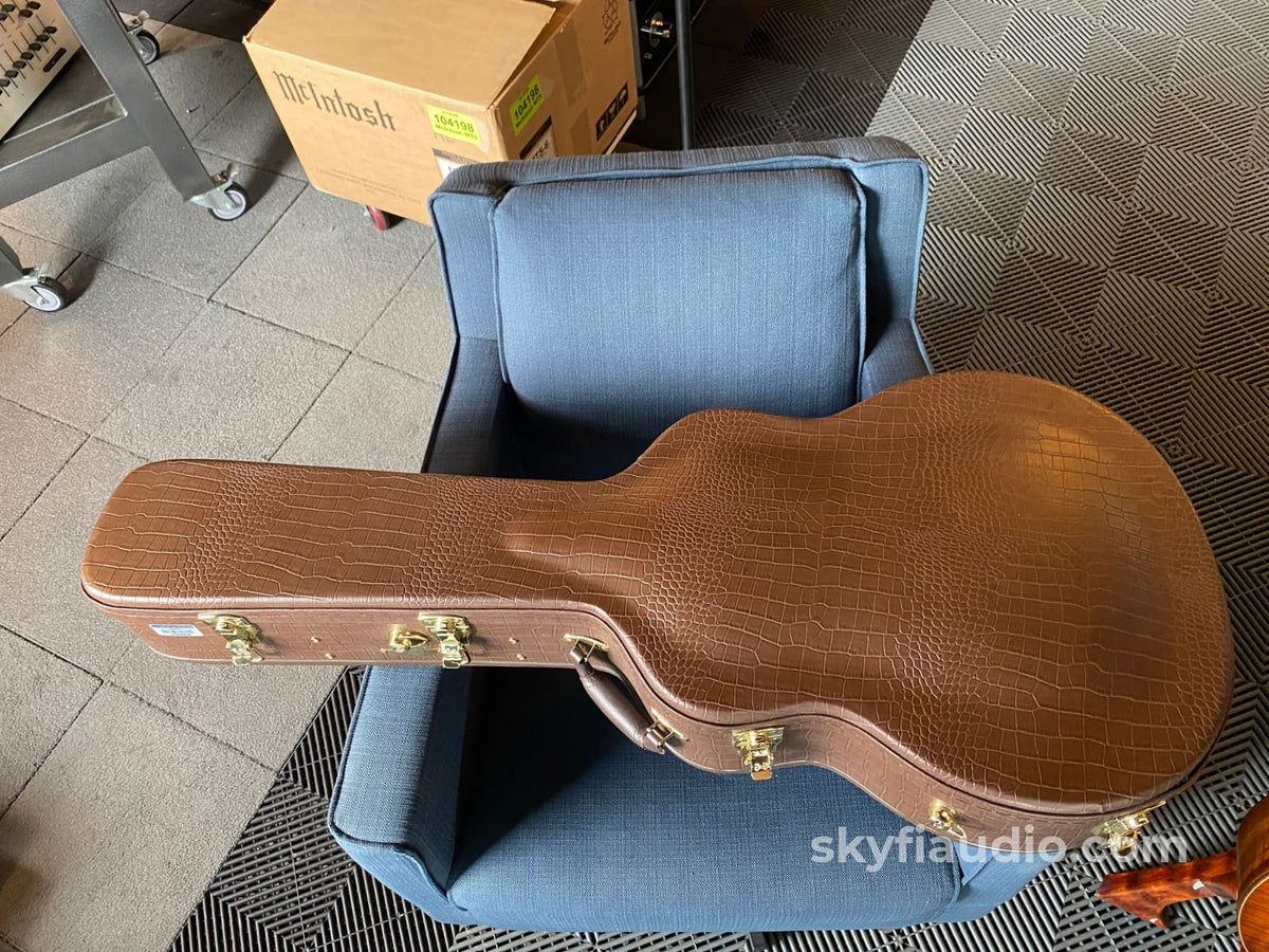 Taylor Koa Gs-Ltd 2011 Fall Limited Acoustic-Electric In Shaded Edge Burst Accessory