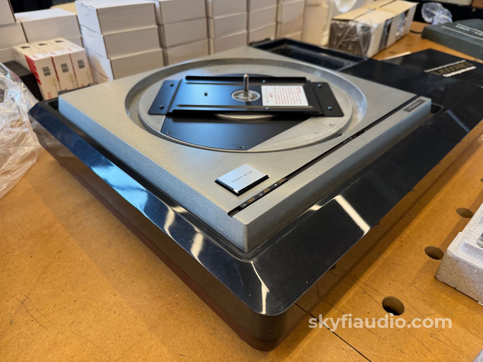 Technics SL-1000 Vintage Turntable - New Old Stock Turntable