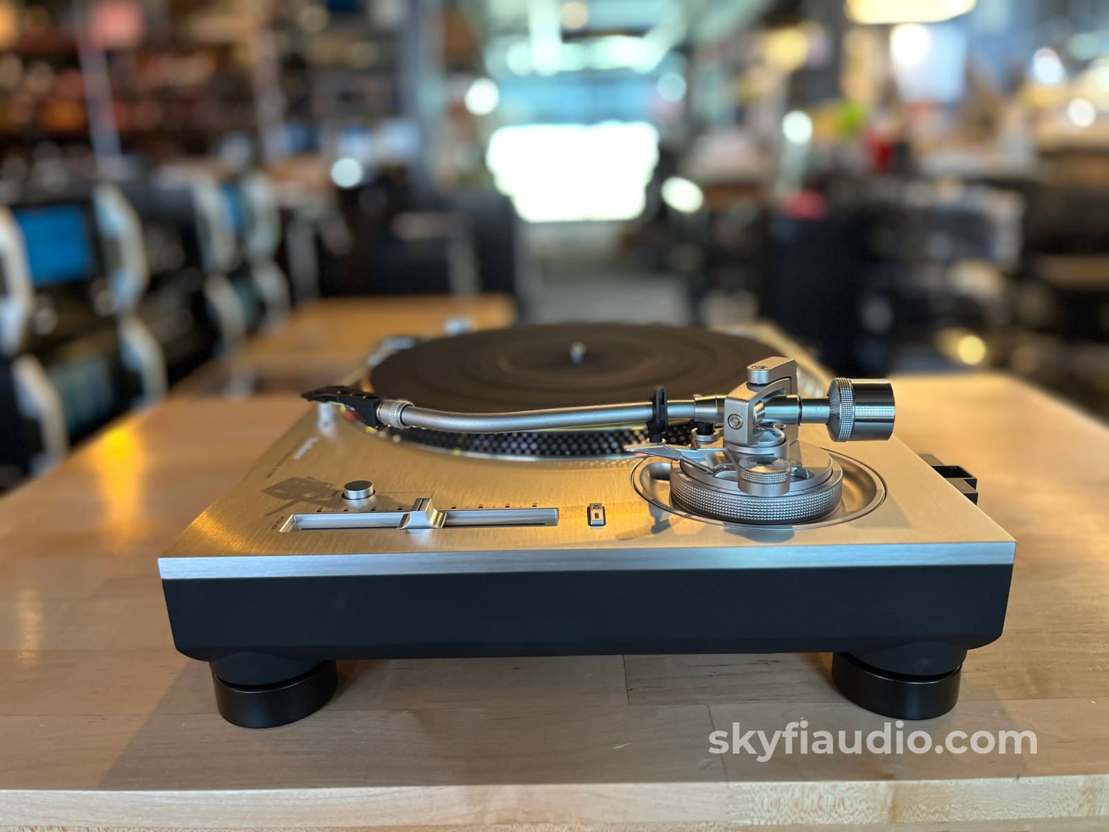 Technics Sl-1200G Turntable W/ Lyra Delos - Pre-Loved - Turntable