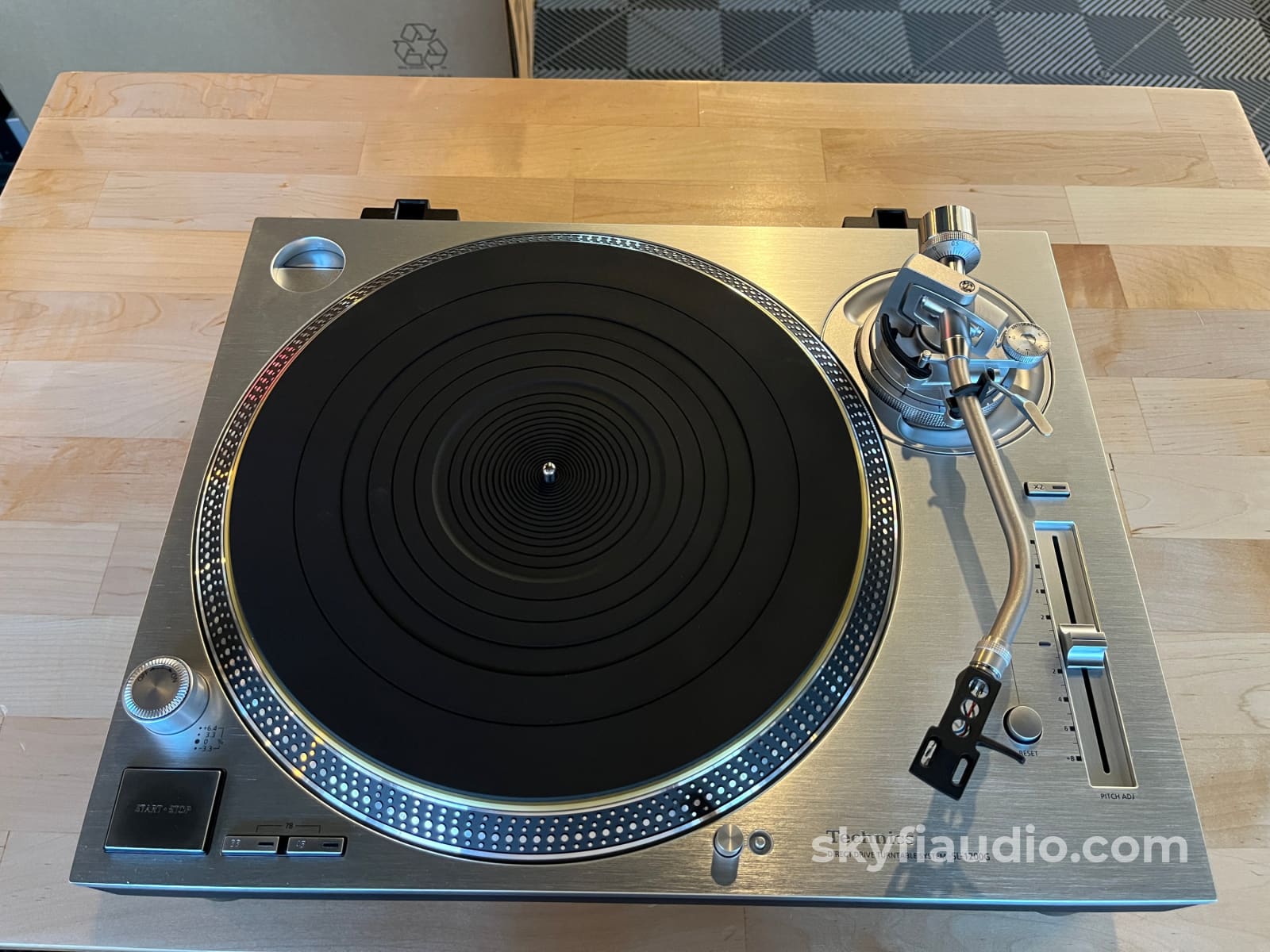 Technics Sl-1200G Turntable W/ Lyra Delos - Pre-Loved - Turntable