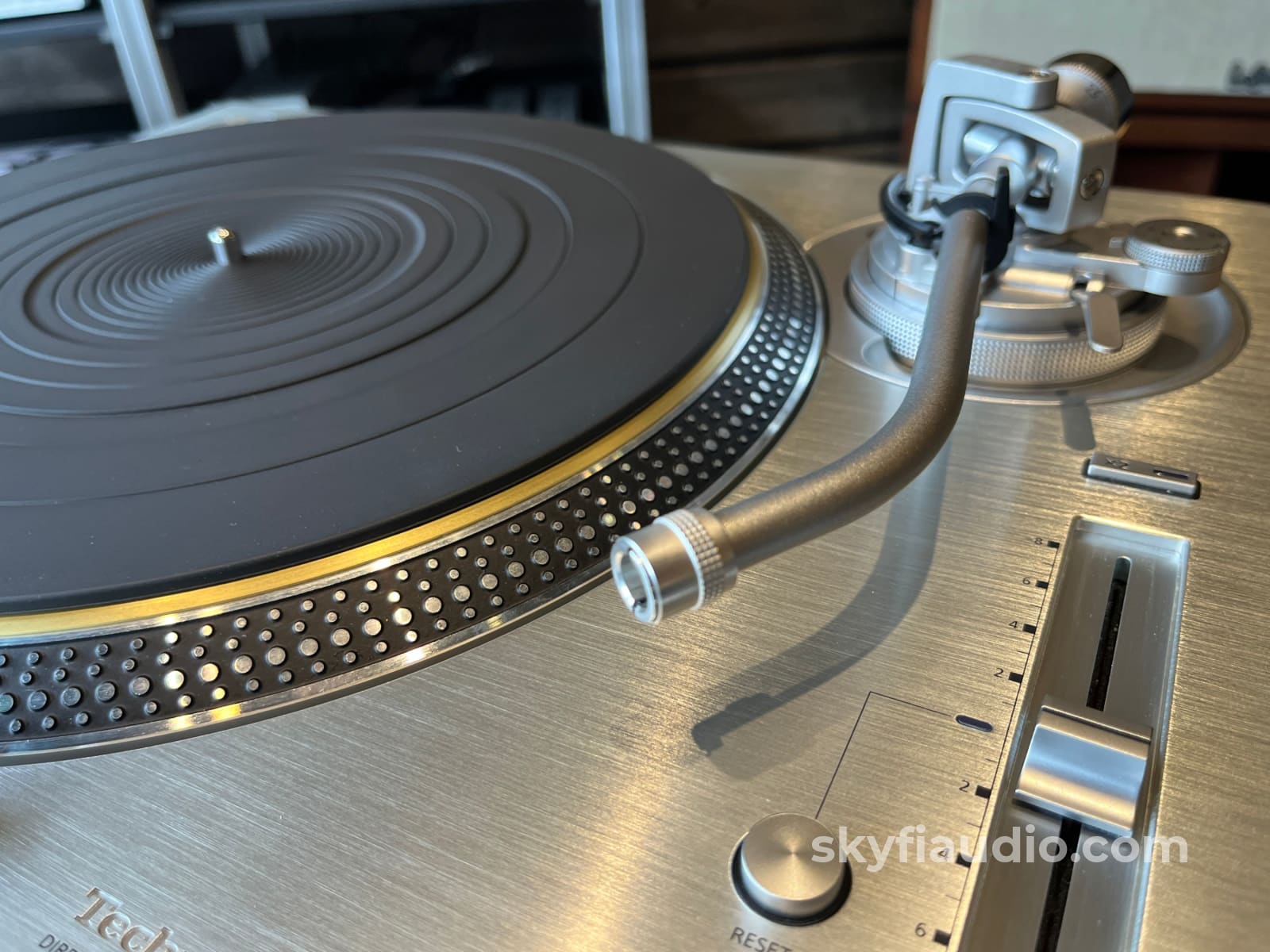 Technics SL-1200G Turntable with New Lyra Delos Cartridge + Kimber TAK-CU - Pre-Loved - Turntable