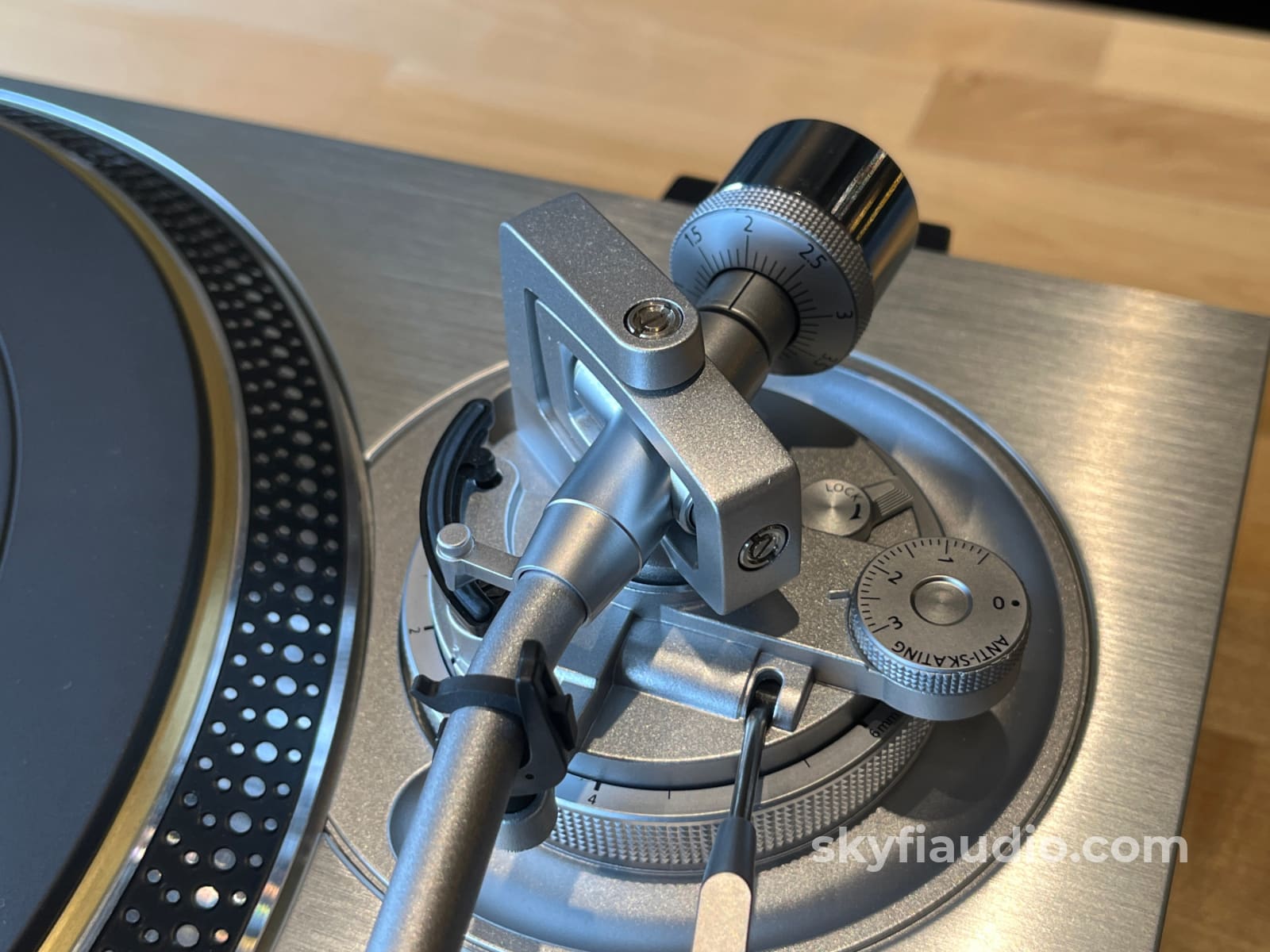 Technics SL-1200G Turntable with New Lyra Delos Cartridge + Kimber TAK-CU - Pre-Loved - Turntable