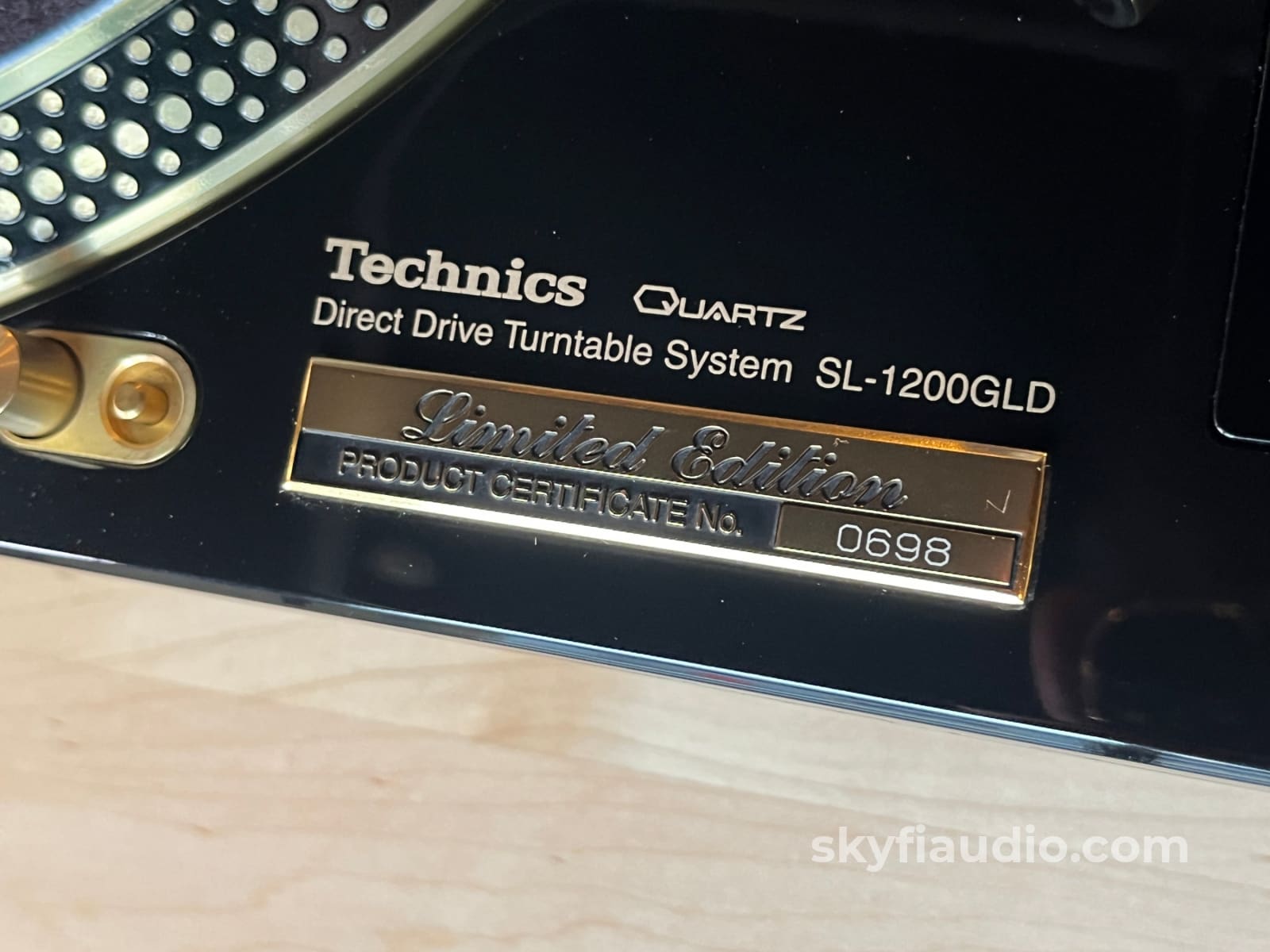 Technics SL-1200GLD Limited Edition Turntable w/ New Lyra Delos MC Phono Cartridge Turntable