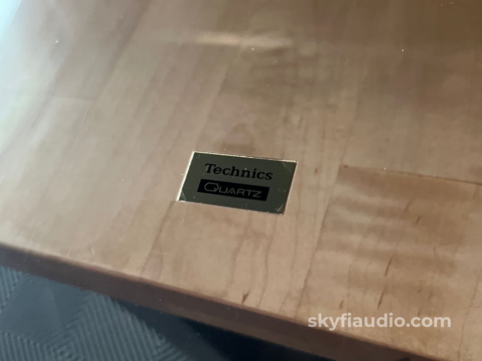 Technics SL-1200GLD Limited Edition Turntable w/ New Lyra Delos MC Phono Cartridge Turntable