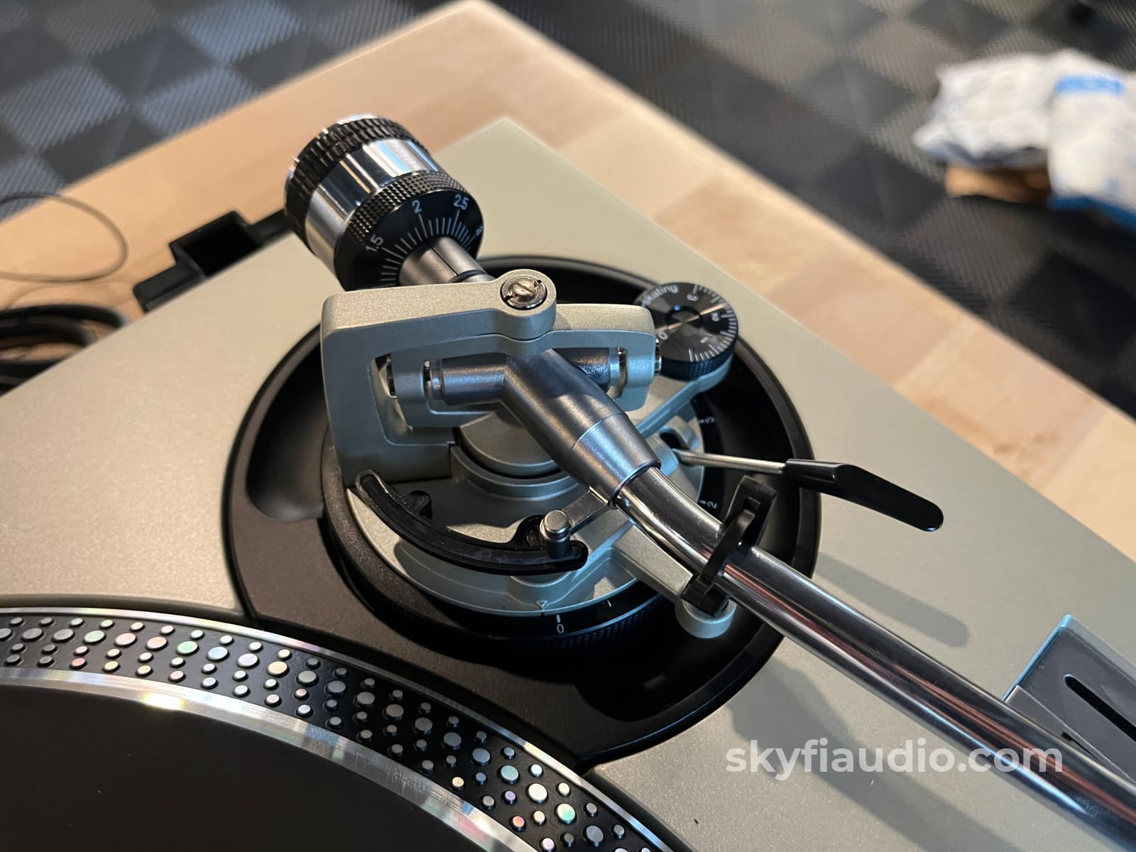 Technics SL 1200MK2 Turntable New Old Stock Turntable