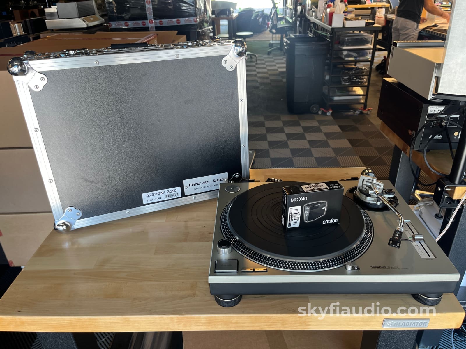 Technics SL-1200MK2 Turntable W/ Flight Case + Ortofon X40 Cartridge - Open Box - Turntable
