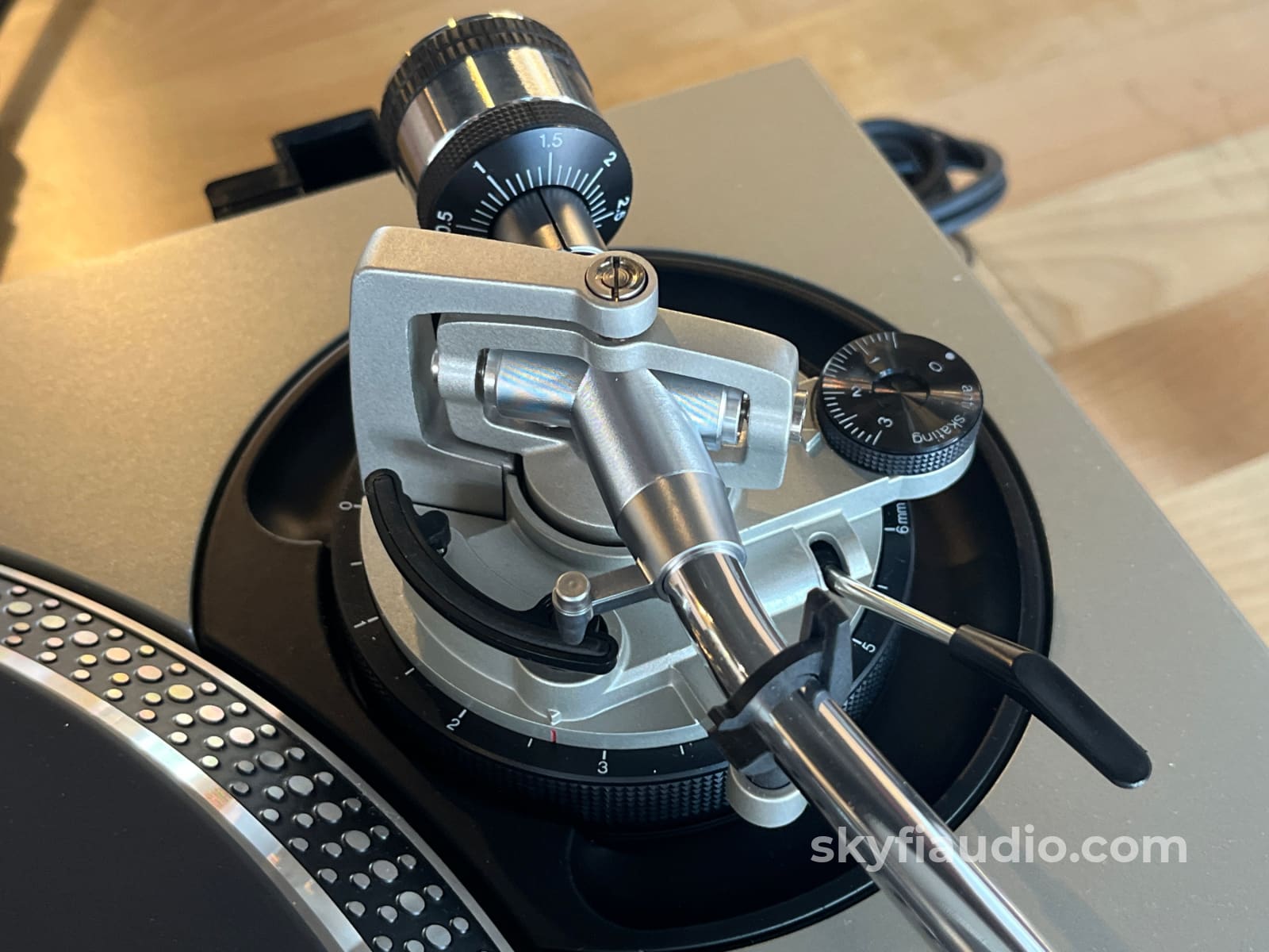 Technics SL-1200MK2 Turntable w/ Flight Case and Ortofon X40 Cartridge