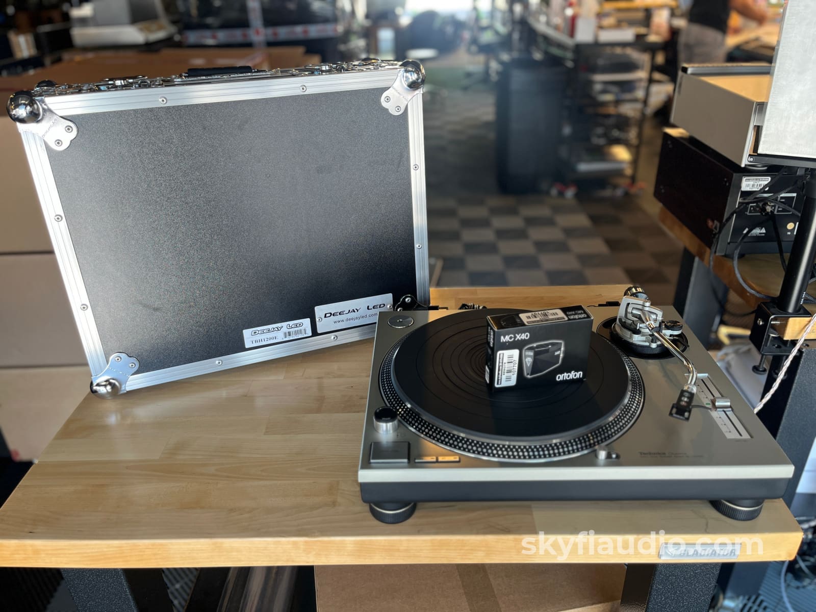 Technics SL-1200MK2 Turntable W/ Flight Case + Ortofon X40 Cartridge - Open Box - Turntable