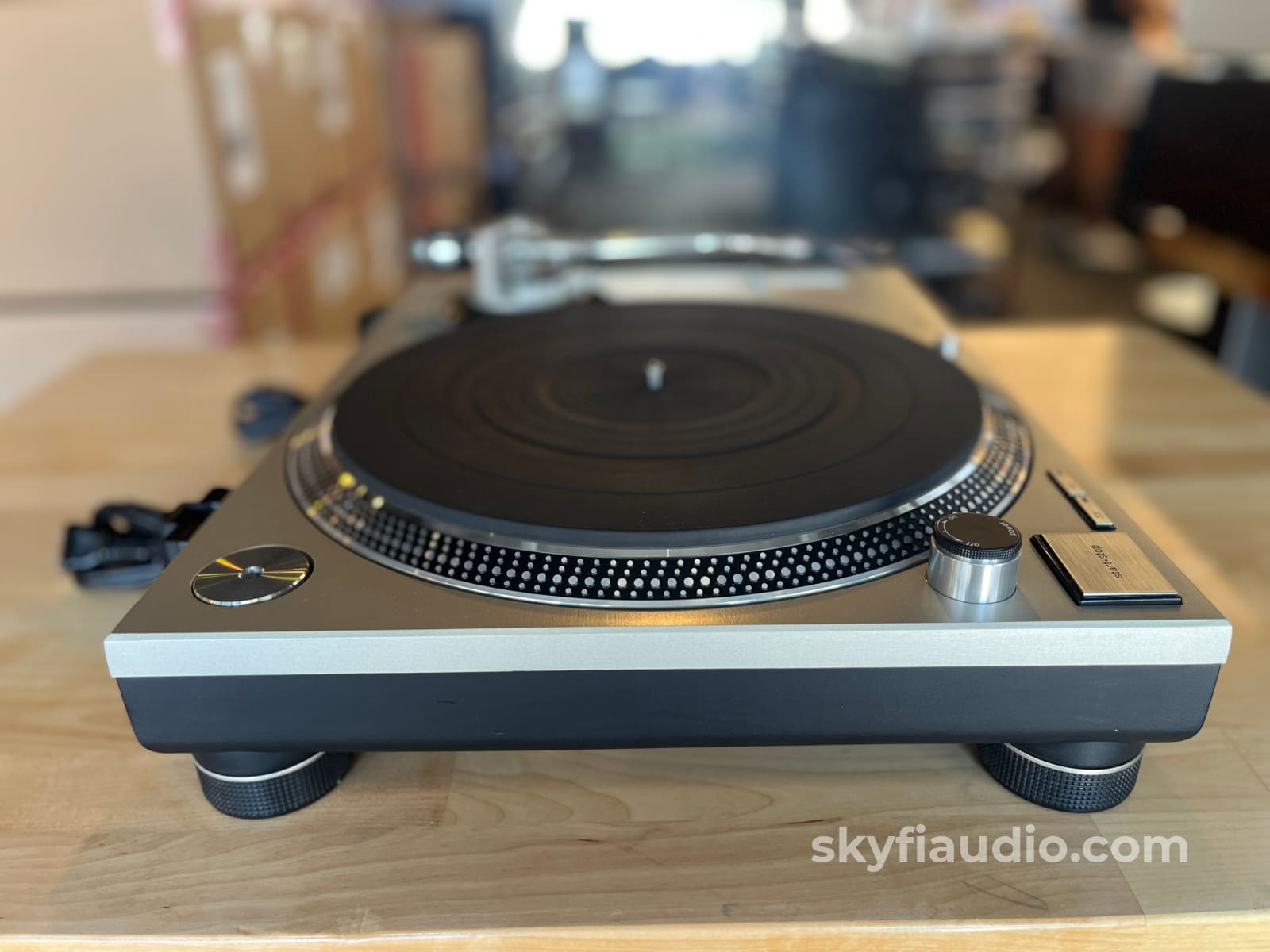 Technics SL-1200MK2 Turntable W/ Flight Case + Ortofon X40 Cartridge - Open Box - Turntable