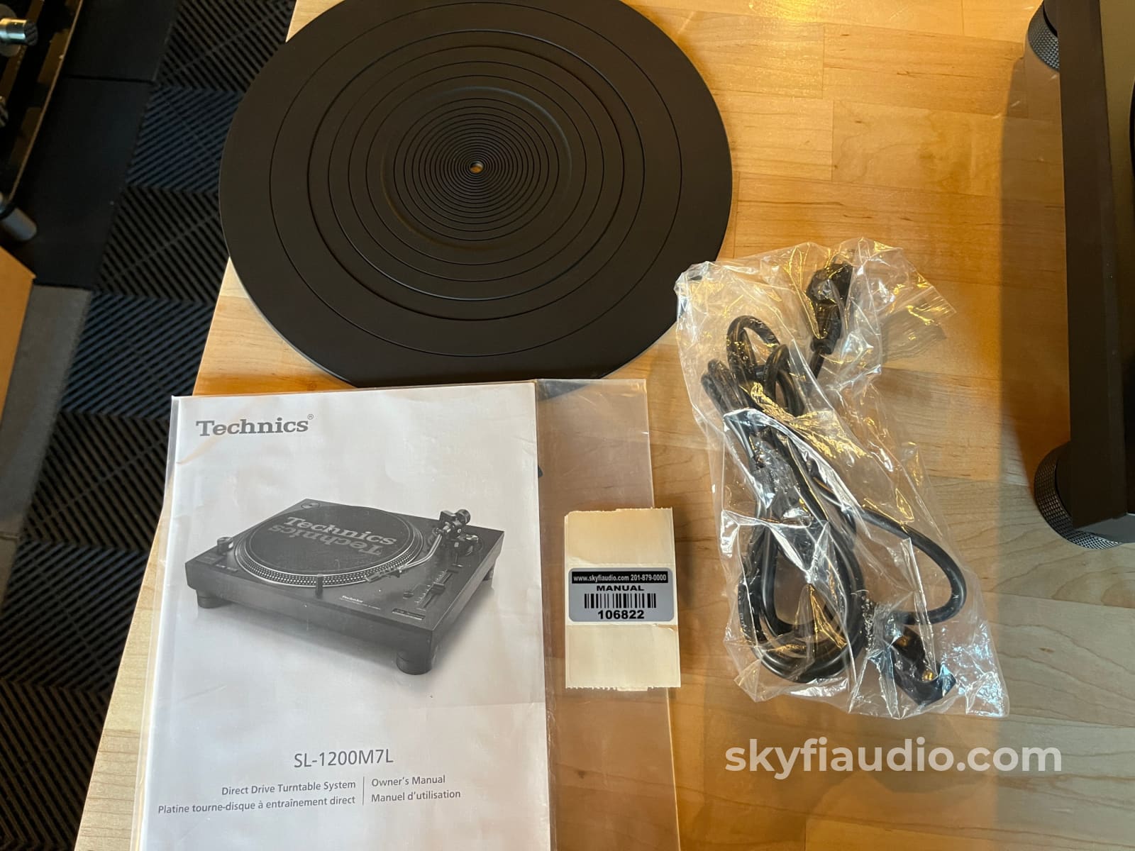 Technics SL-1200Mk7 50th Anniversary Limited Edition - W/ New Hana MH MC Phono Cartridge and Accessories Turntable