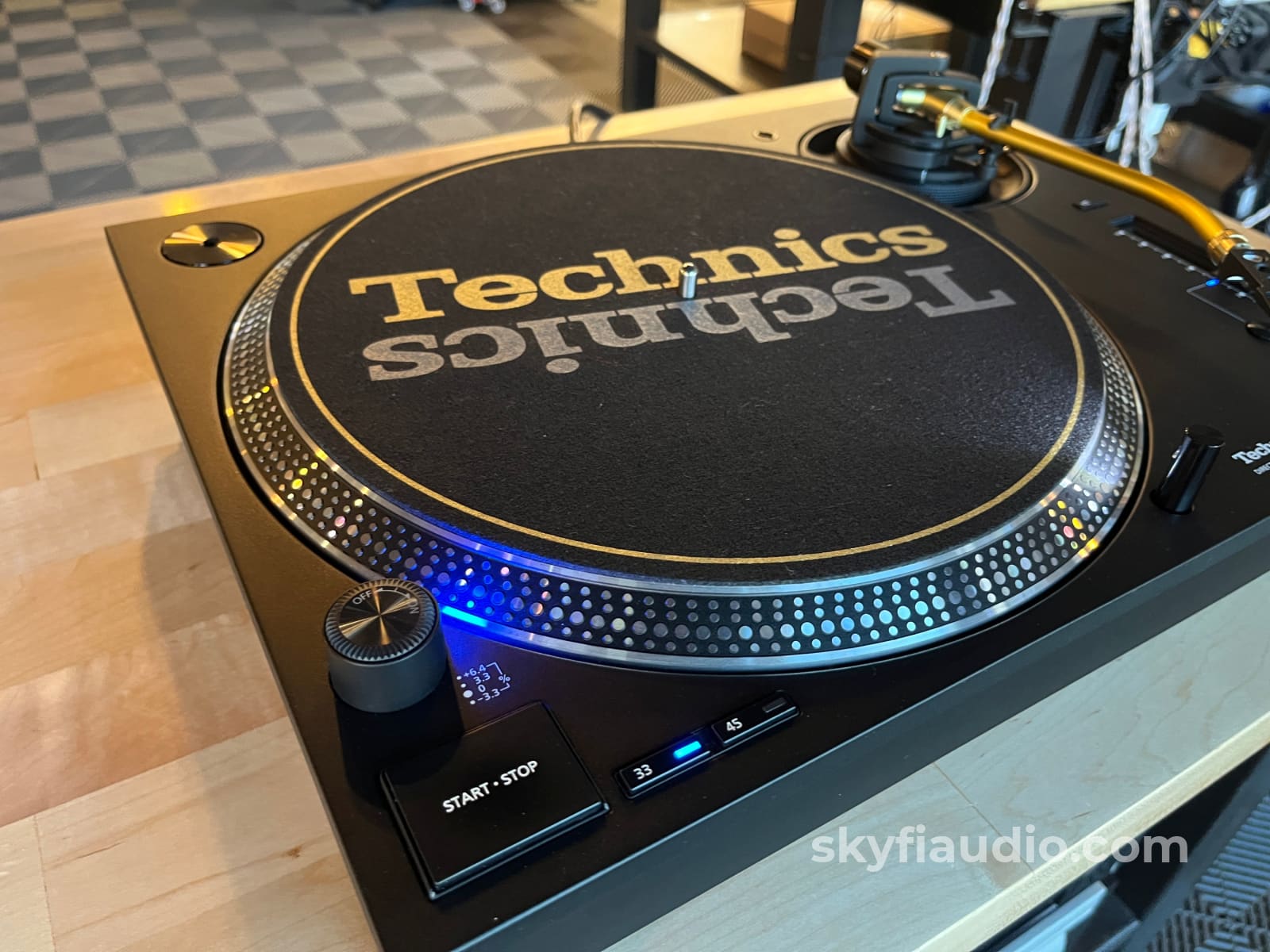Technics SL-1200Mk7 50th Anniversary Limited Edition - W/ New Hana MH MC Phono Cartridge and Accessories Turntable