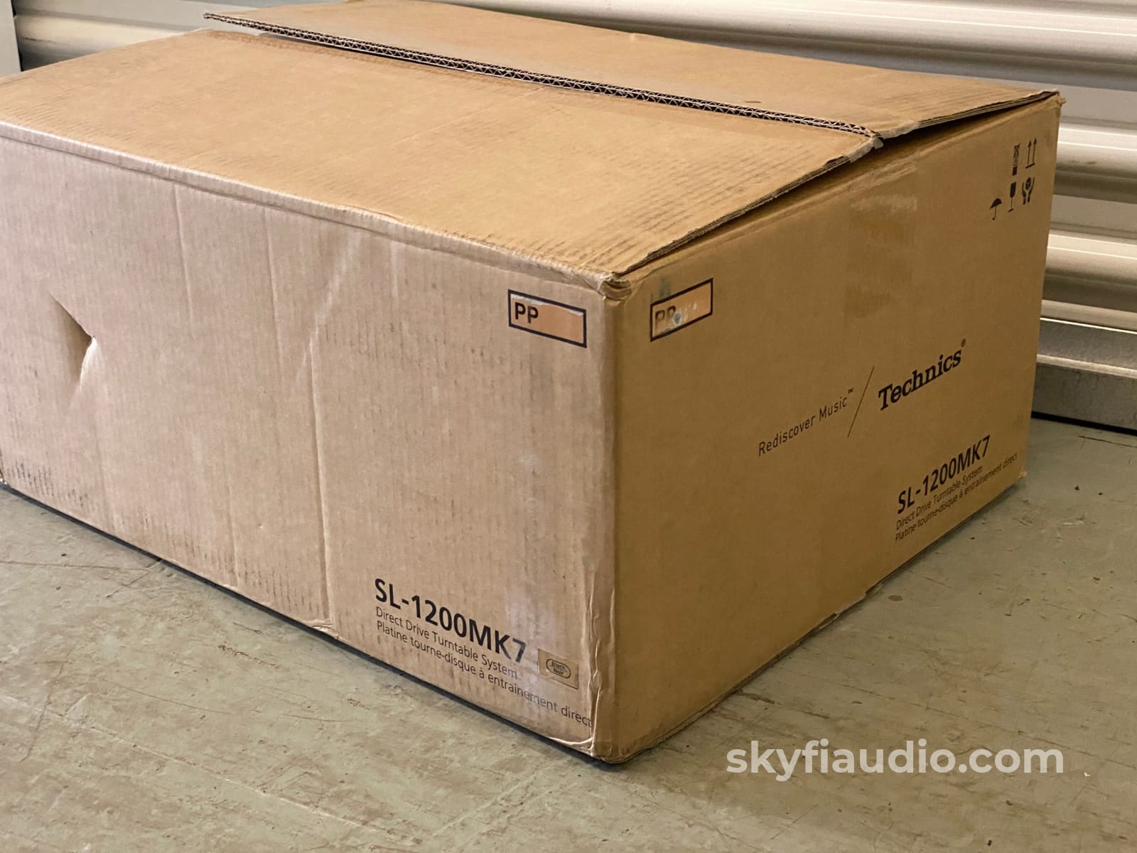 Technics SL-1200MK7 - Like New - With New Sumiko Cartridge