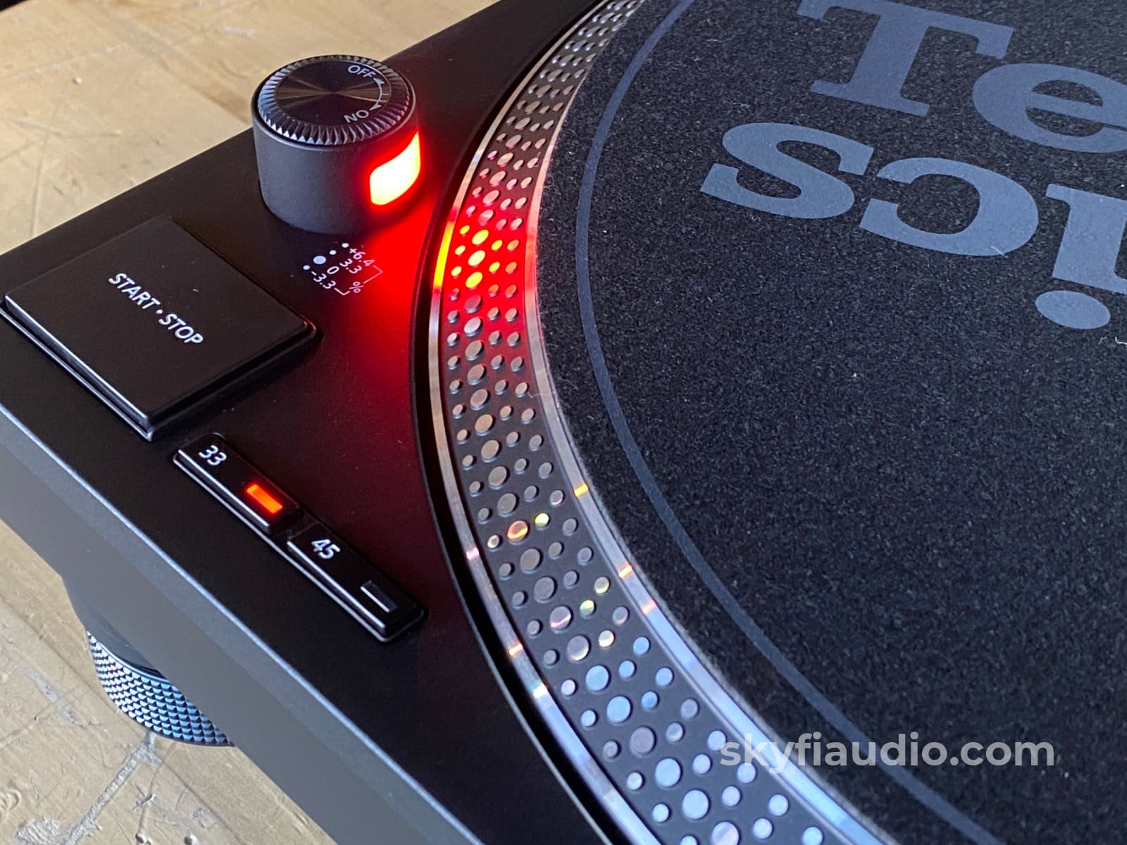 Technics SL-1200MK7 - Like New - With New Sumiko Cartridge