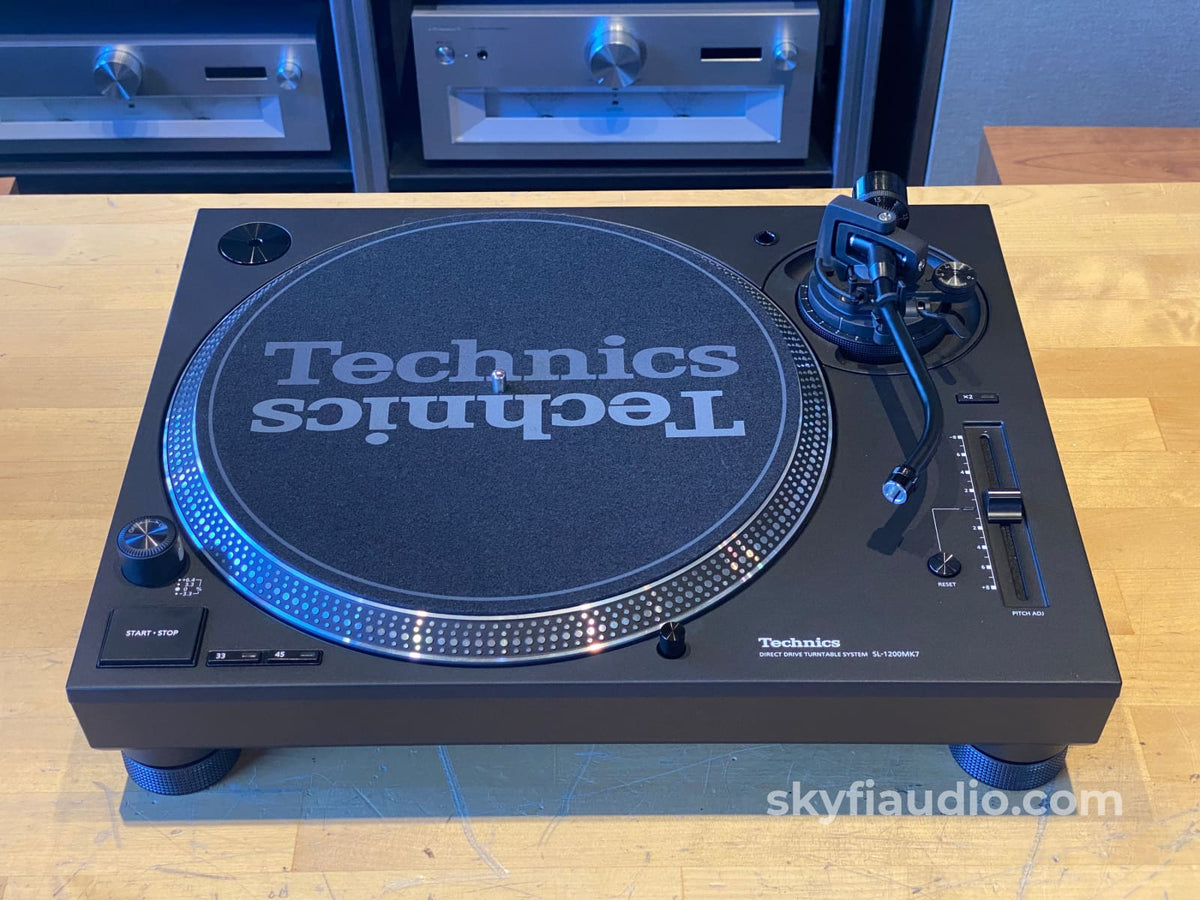Technics Sl-1200Mk7 - Like New With New Sumiko Cartridge Turntable