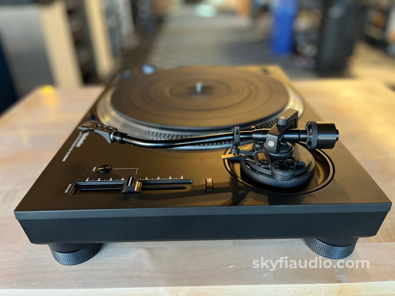 Technics SL 1200MK7 turntable W/ New Ortofon 2M Black LVB MM Phono Cartridge Turntable
