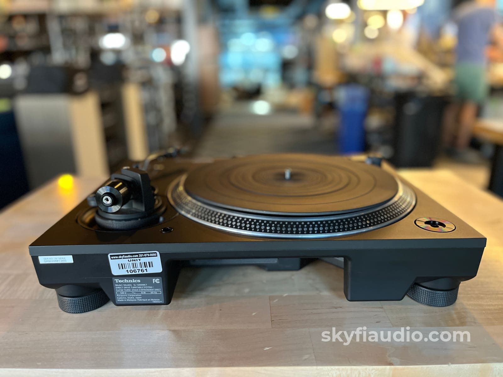 Technics SL 1200MK7 turntable W/ New Ortofon 2M Black LVB MM Phono Cartridge Turntable