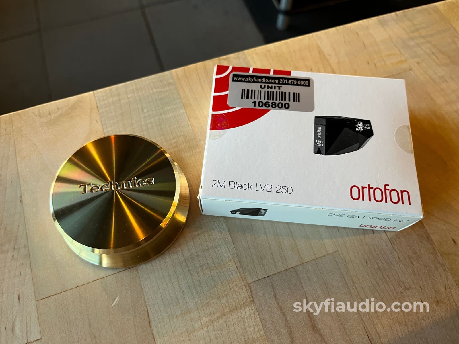 Technics SL 1200MK7 turntable W/ New Ortofon 2M Black LVB MM Phono Cartridge Turntable