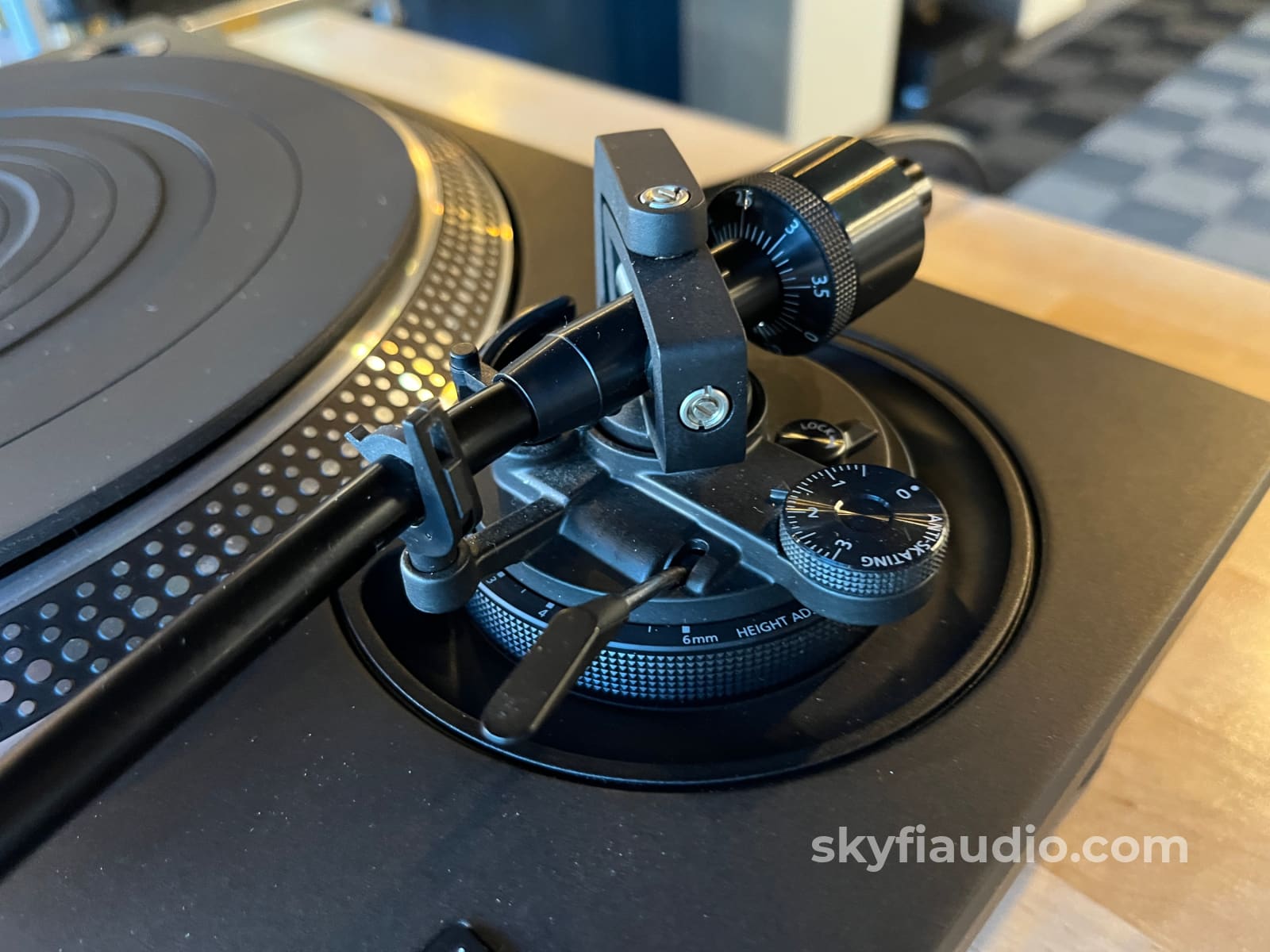 Technics SL 1200MK7 turntable W/ New Ortofon 2M Black LVB MM Phono Cartridge Turntable