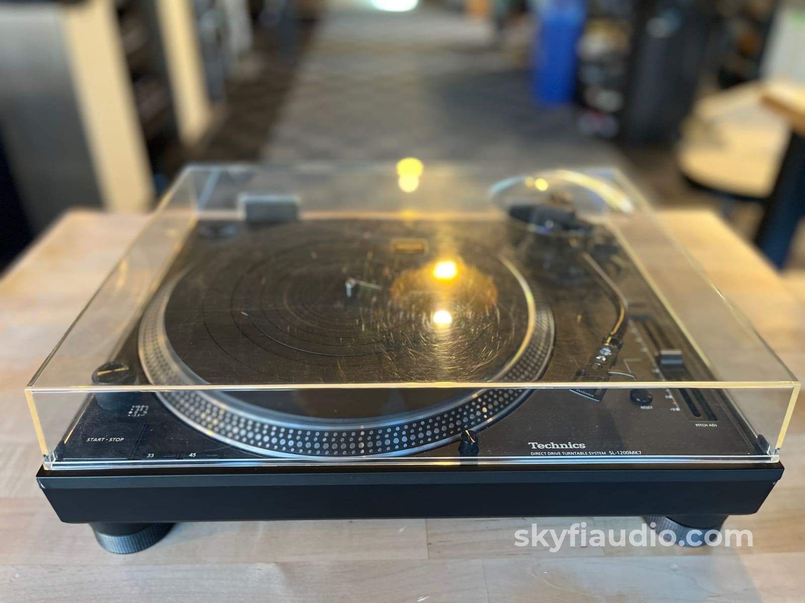 Technics SL 1200MK7 turntable W/ New Ortofon 2M Black LVB MM Phono Cartridge Turntable