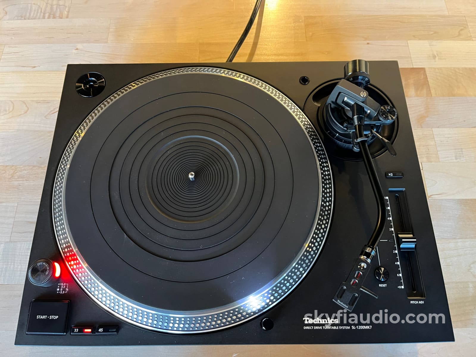 Technics SL 1200MK7 turntable W/ New Ortofon 2M Black LVB MM Phono Cartridge Turntable