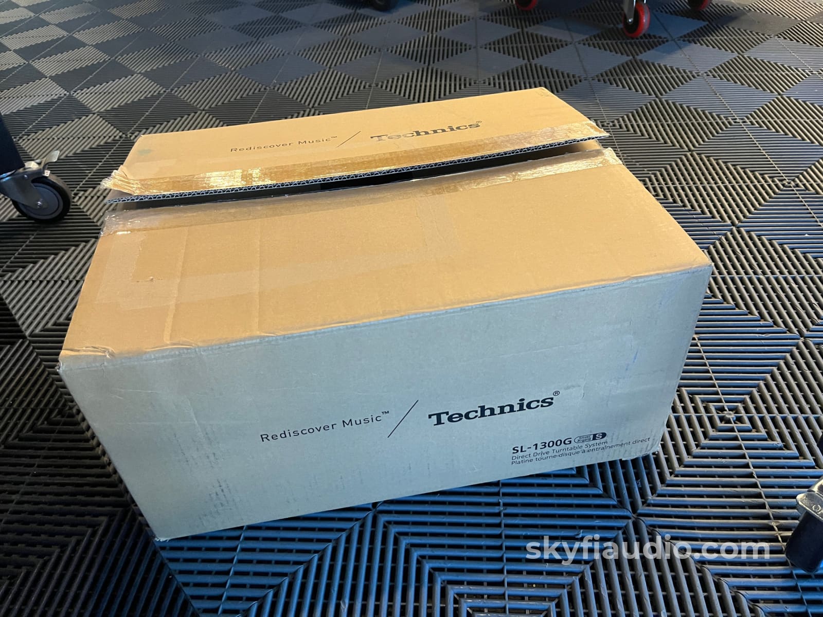 Technics SL-1300G Turntable - Pre-Loved W/ New Sumiko Starling MC Cart
