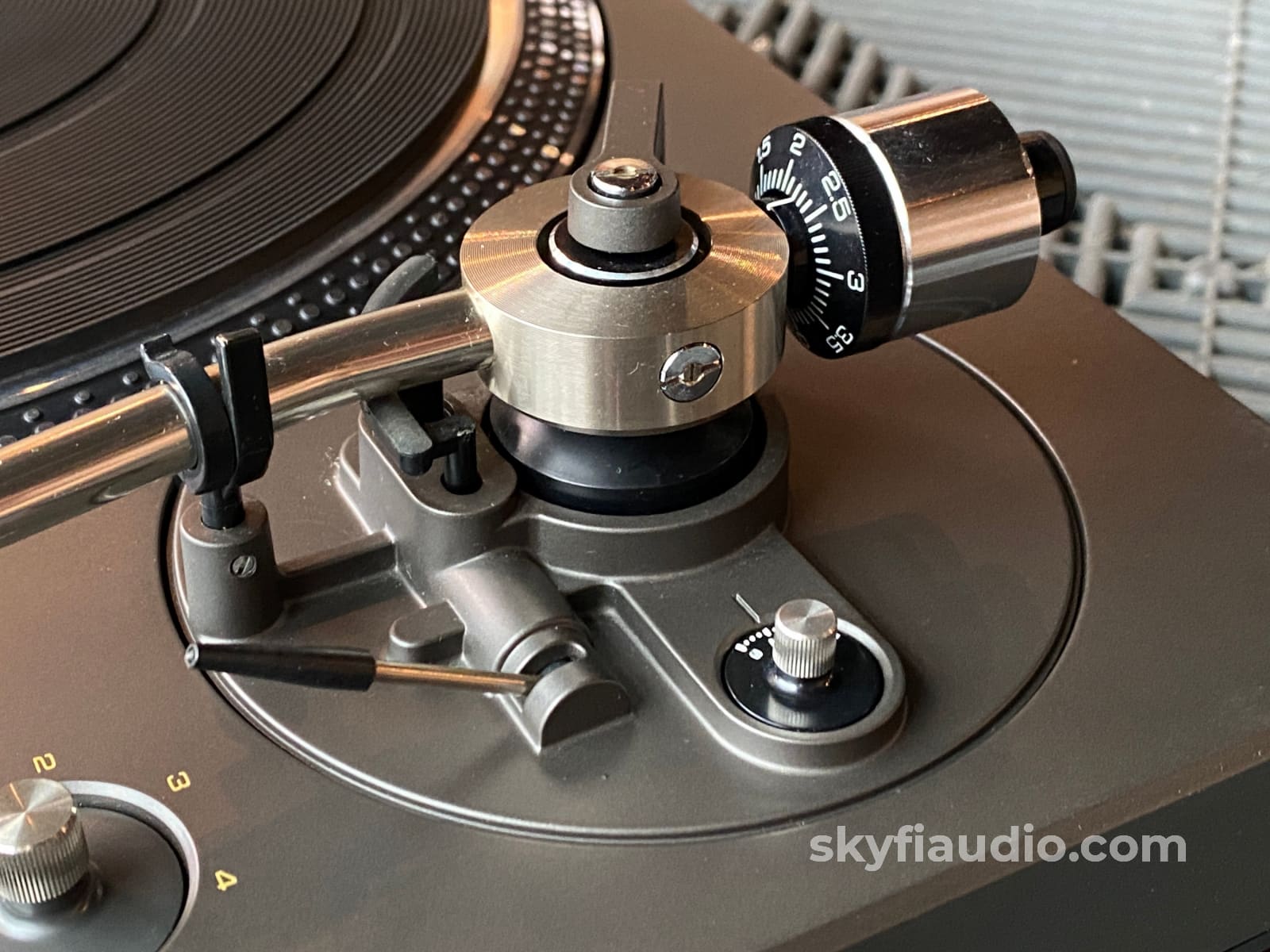 Technics Sl-1350 Semi-Automatic Turntable With New Sumiko Cartridge