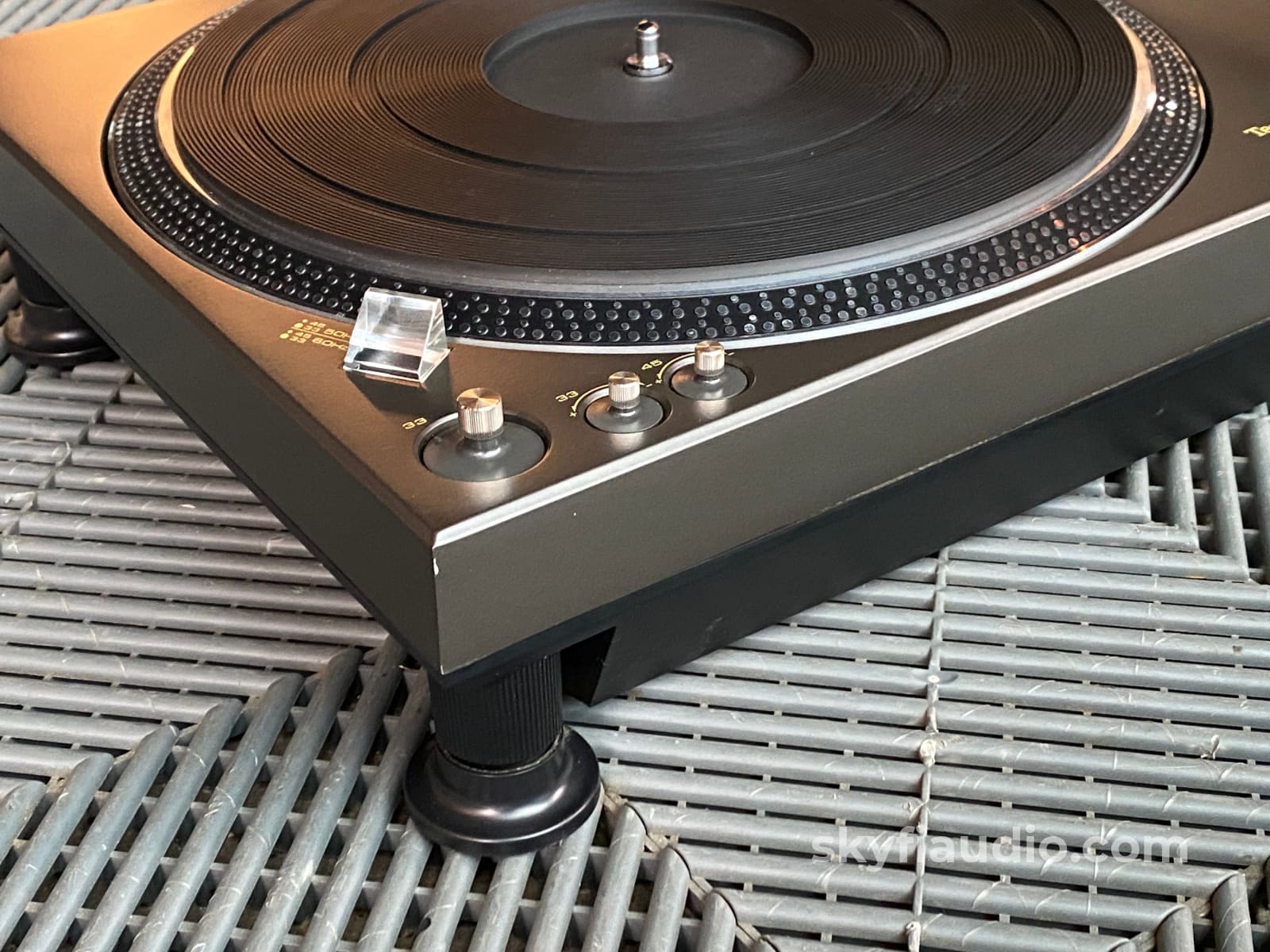Technics SL-1350 Semi-Automatic Turntable with New Sumiko Cartridge