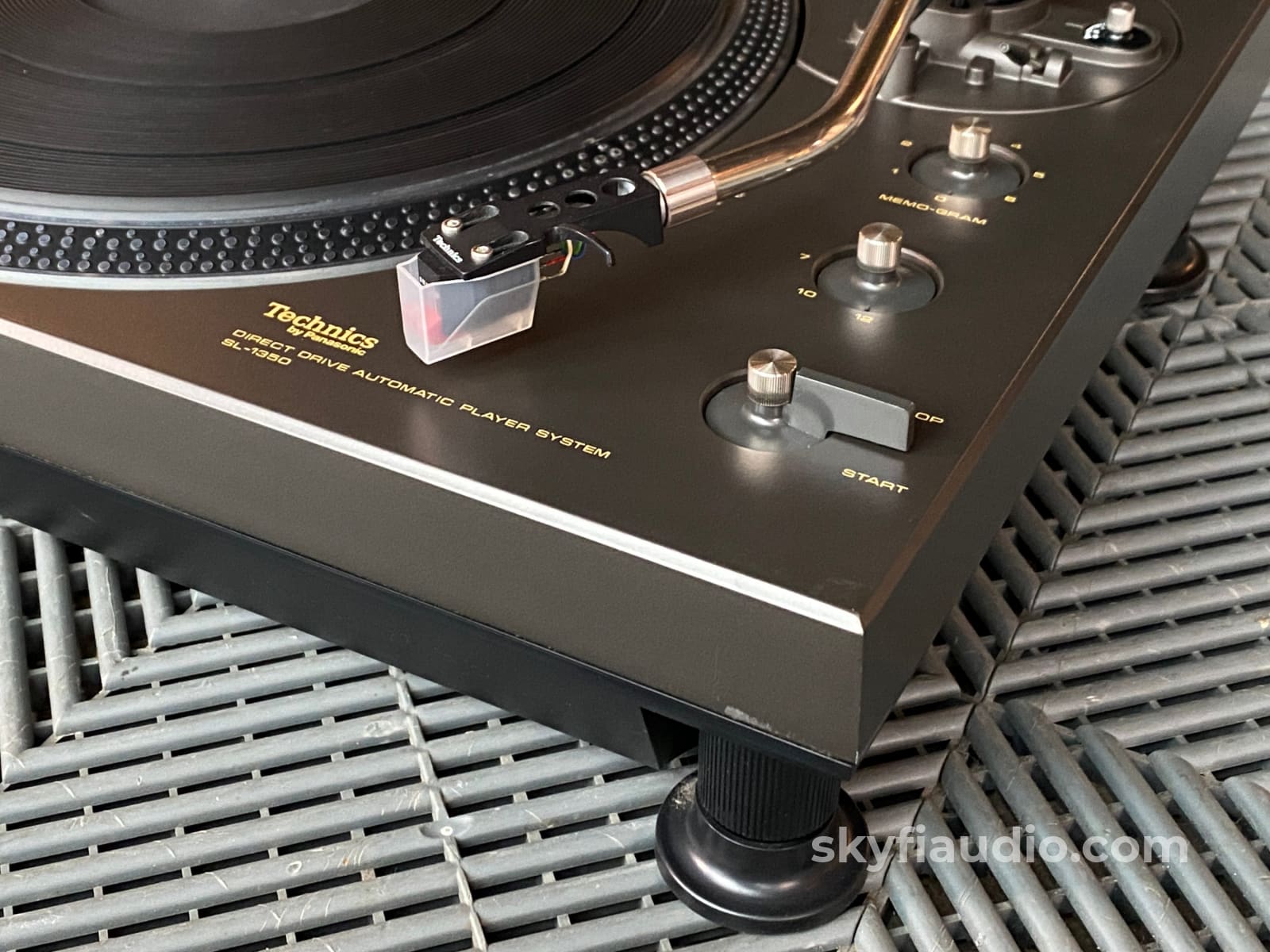 Technics SLP-1350 CDプレーヤー ジャンク Technics SL-1350 Semi-Automatic Turntable with New Sumiko Cartridge