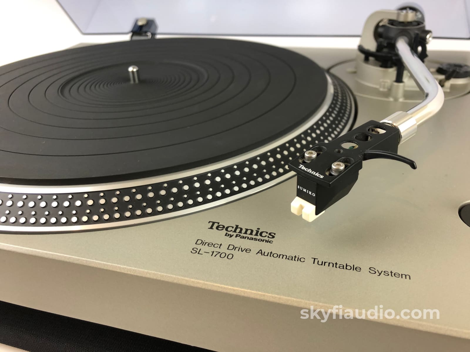 Technics SL-1700 Turntable with New Moonstone Sumiko Cartridge