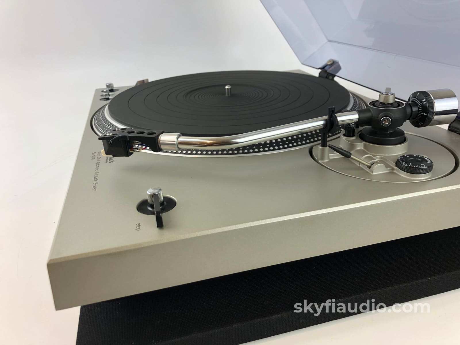 Technics Sl-1700 Turntable With New Moonstone Sumiko Cartridge