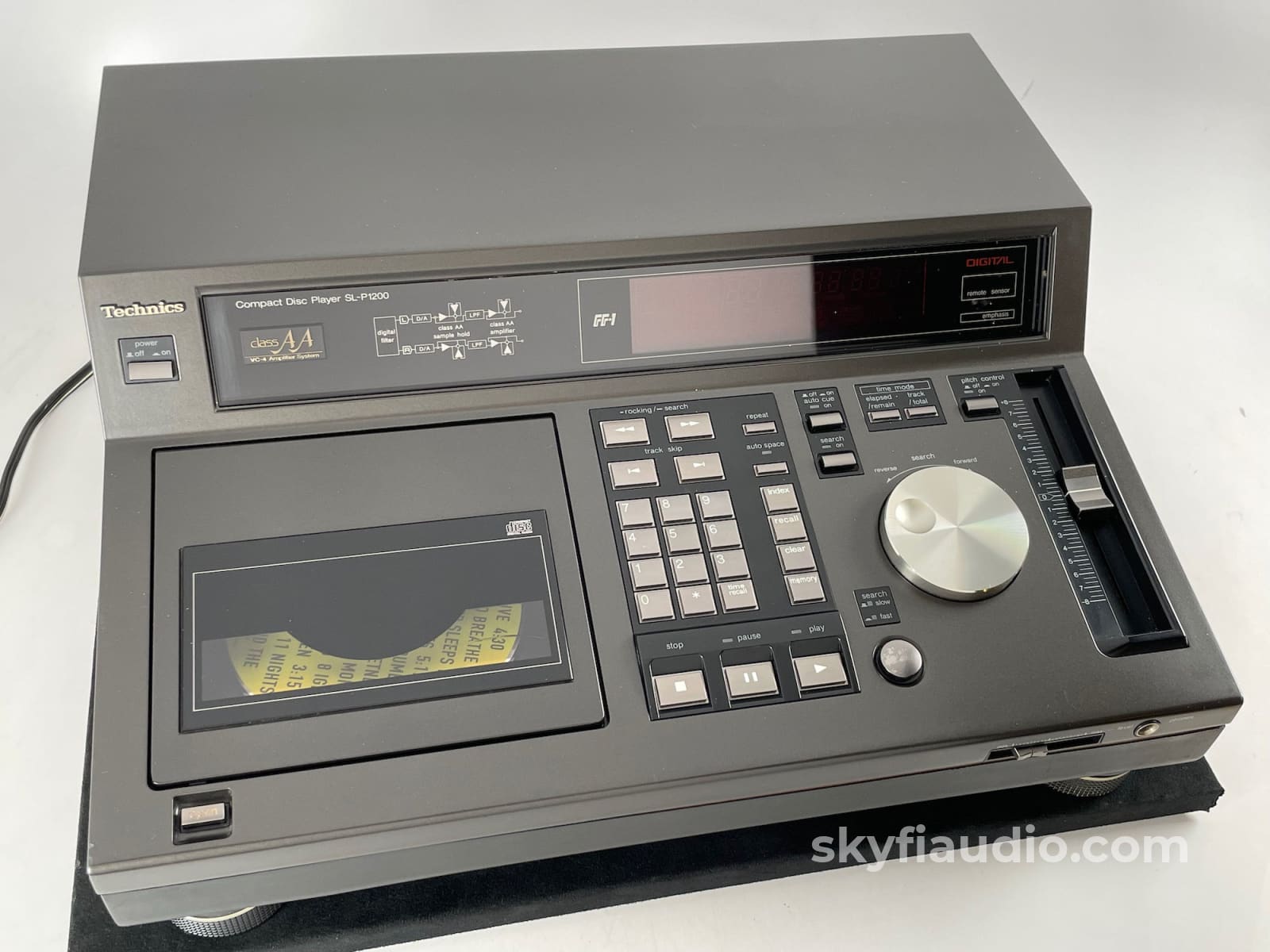 Technics Sl-P1200 Super Rare Broadcast Cd Player Fully Working! + Digital