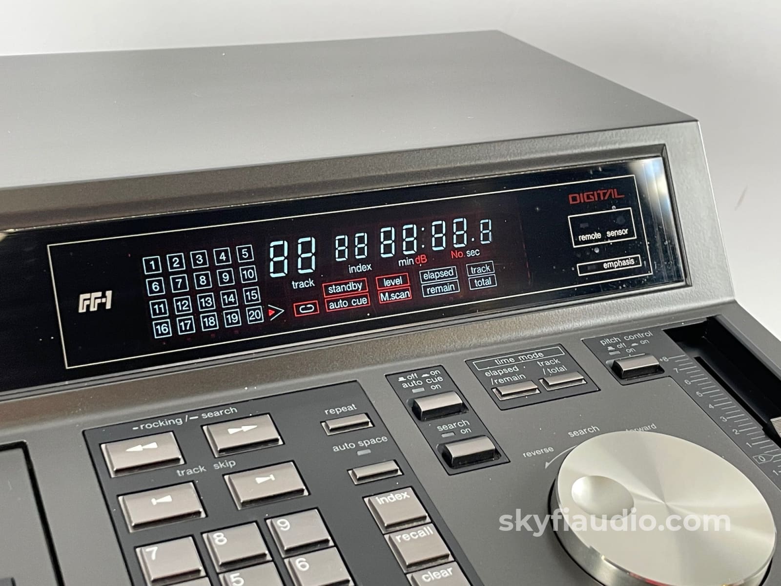 Technics Sl-P1200 Super Rare Broadcast Cd Player Fully Working! + Digital