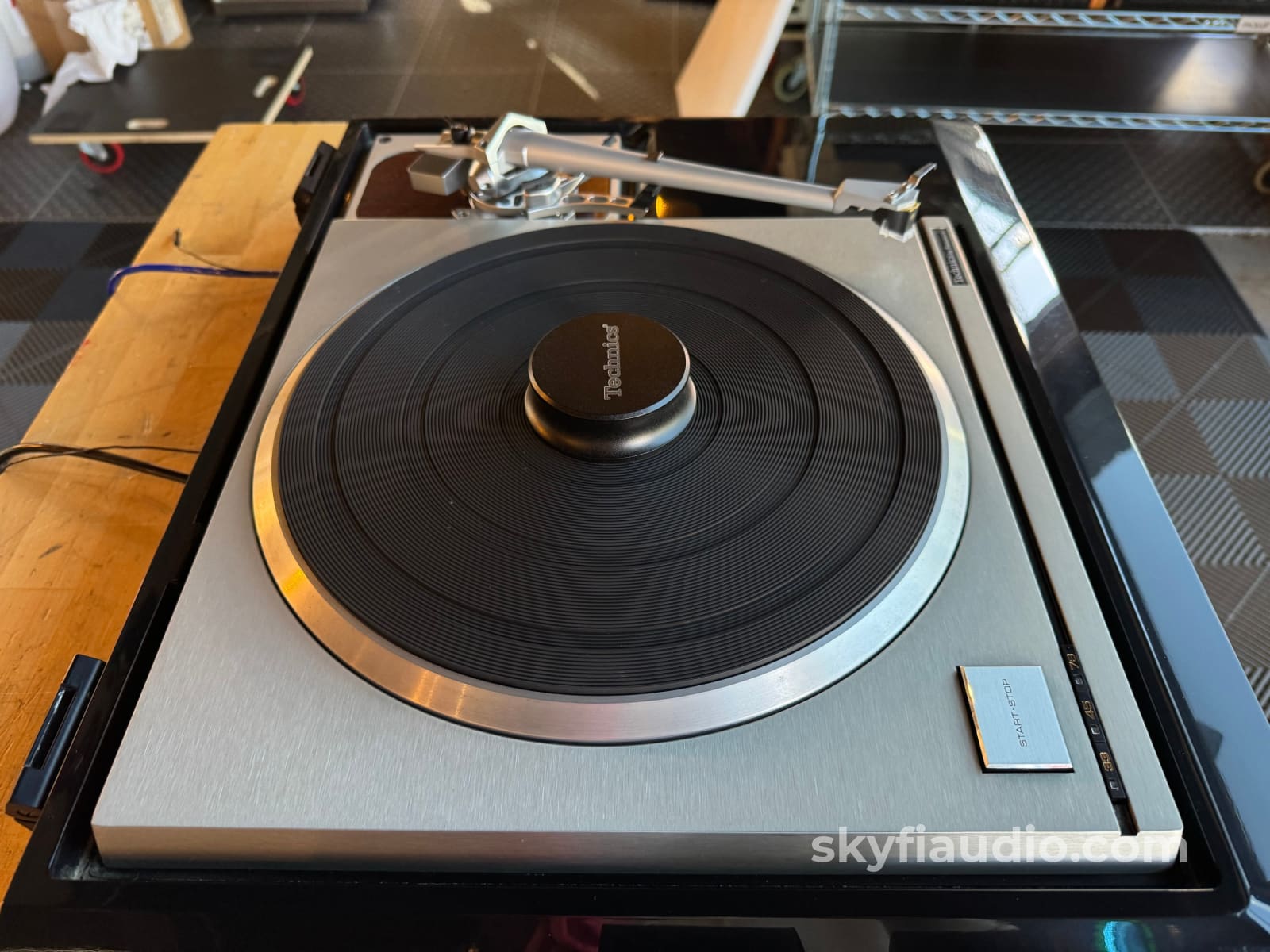 Vintage Technics Sp10 Drive + Plinth W/ Sme Series Iv Tonearm And Hana Sl Cartrige. Turntable