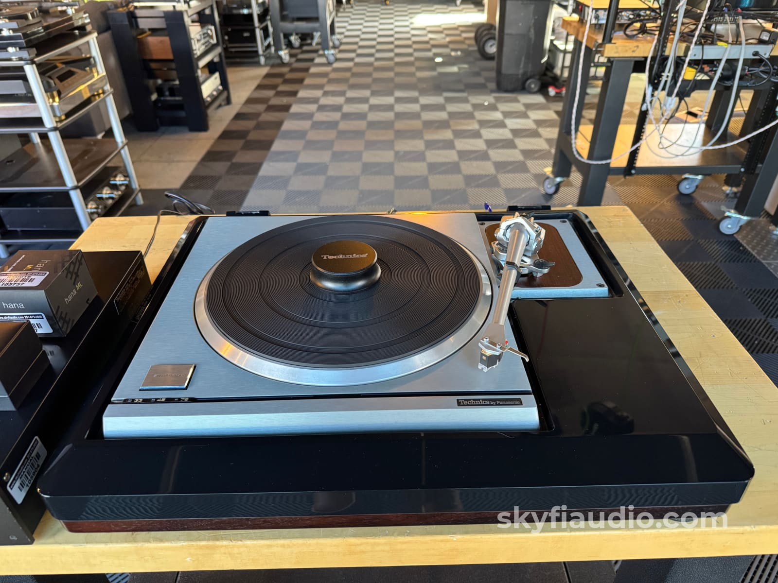 Vintage Technics Sp10 Drive + Plinth W/ Sme Series Iv Tonearm And Hana Sl Cartrige. Turntable