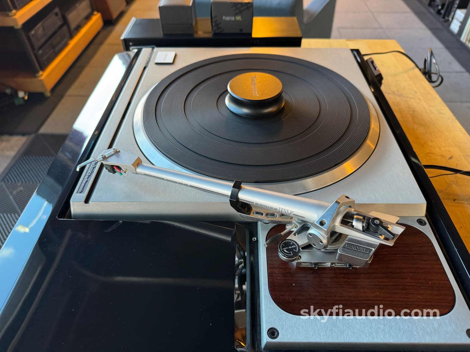 Vintage Technics Sp10 Drive + Plinth W/ Sme Series Iv Tonearm And Hana Sl Cartrige. Turntable