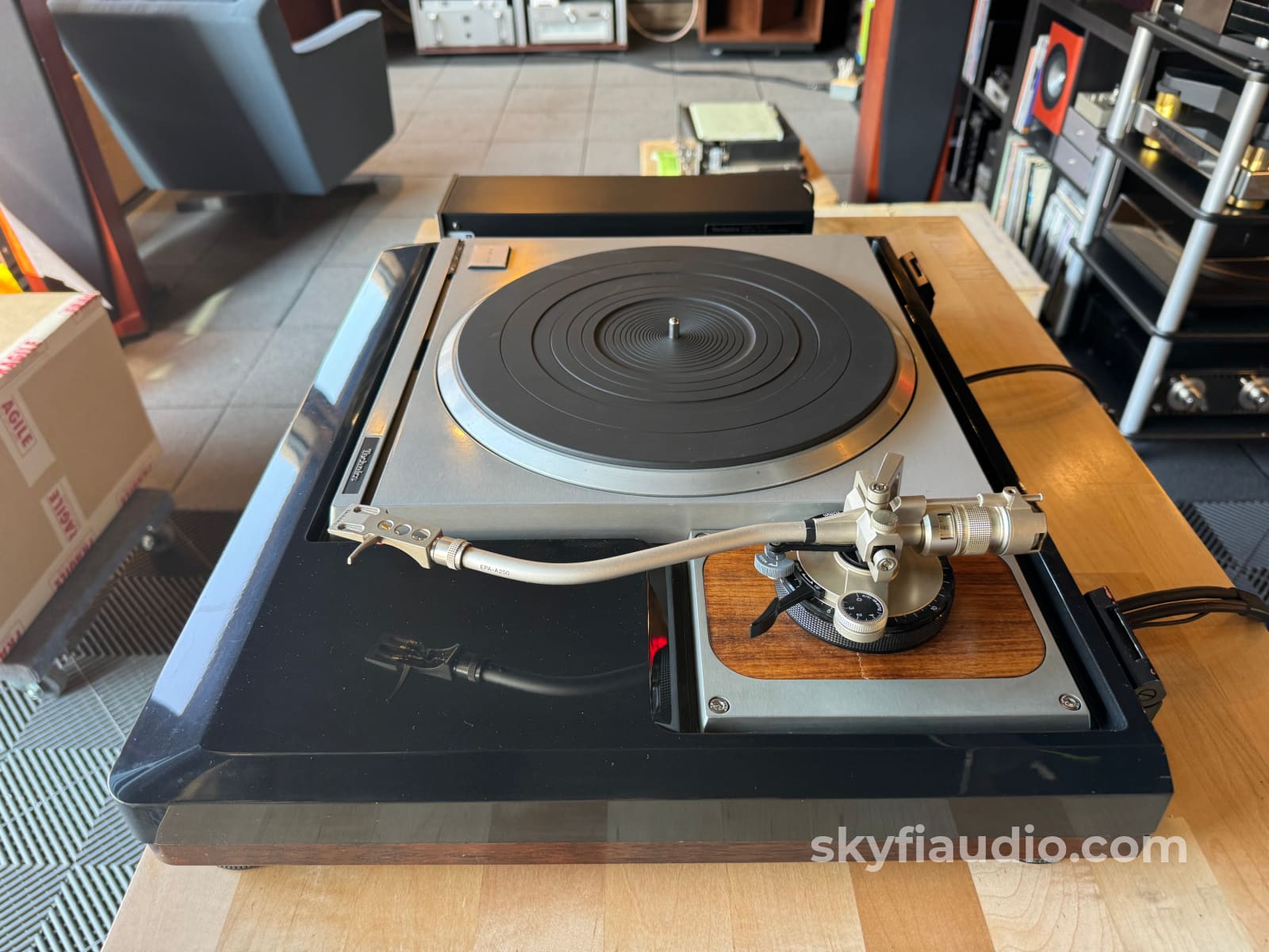 Technics SP-10MKII Vintage Turntable with Obsidian Plinth and New Cart