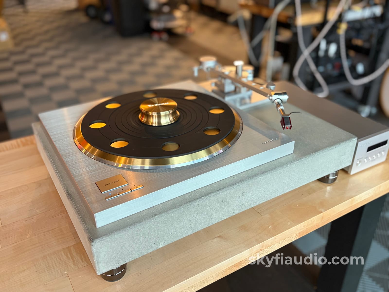Technics SP-10R Custom Turntable with Concrete Plinth and Rare Dynavec